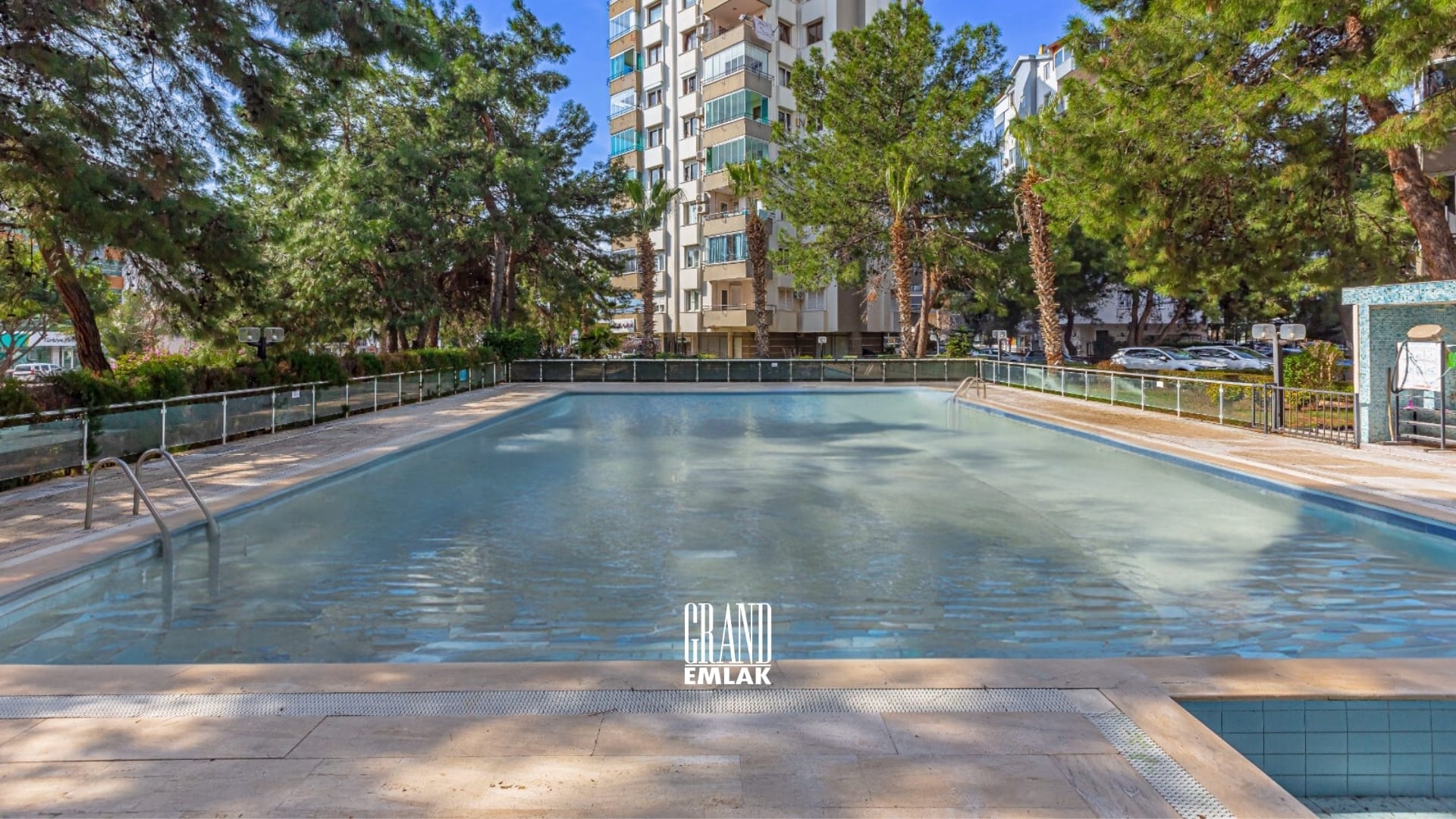 Antalya, Konyaaltı, Altınkum Mahallesi’nde Deniz Manzaralı Full Eşyalı 3+1 Satılık Daire (52)