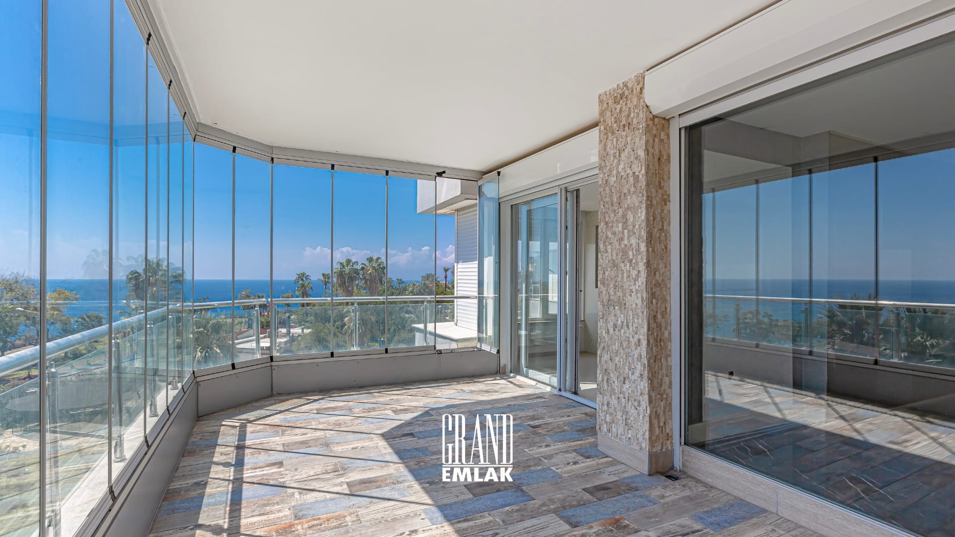 Eski Lara, Uzaş Sitesi’nde Denize Sıfır 3+1 Satılık Daireeee (11)