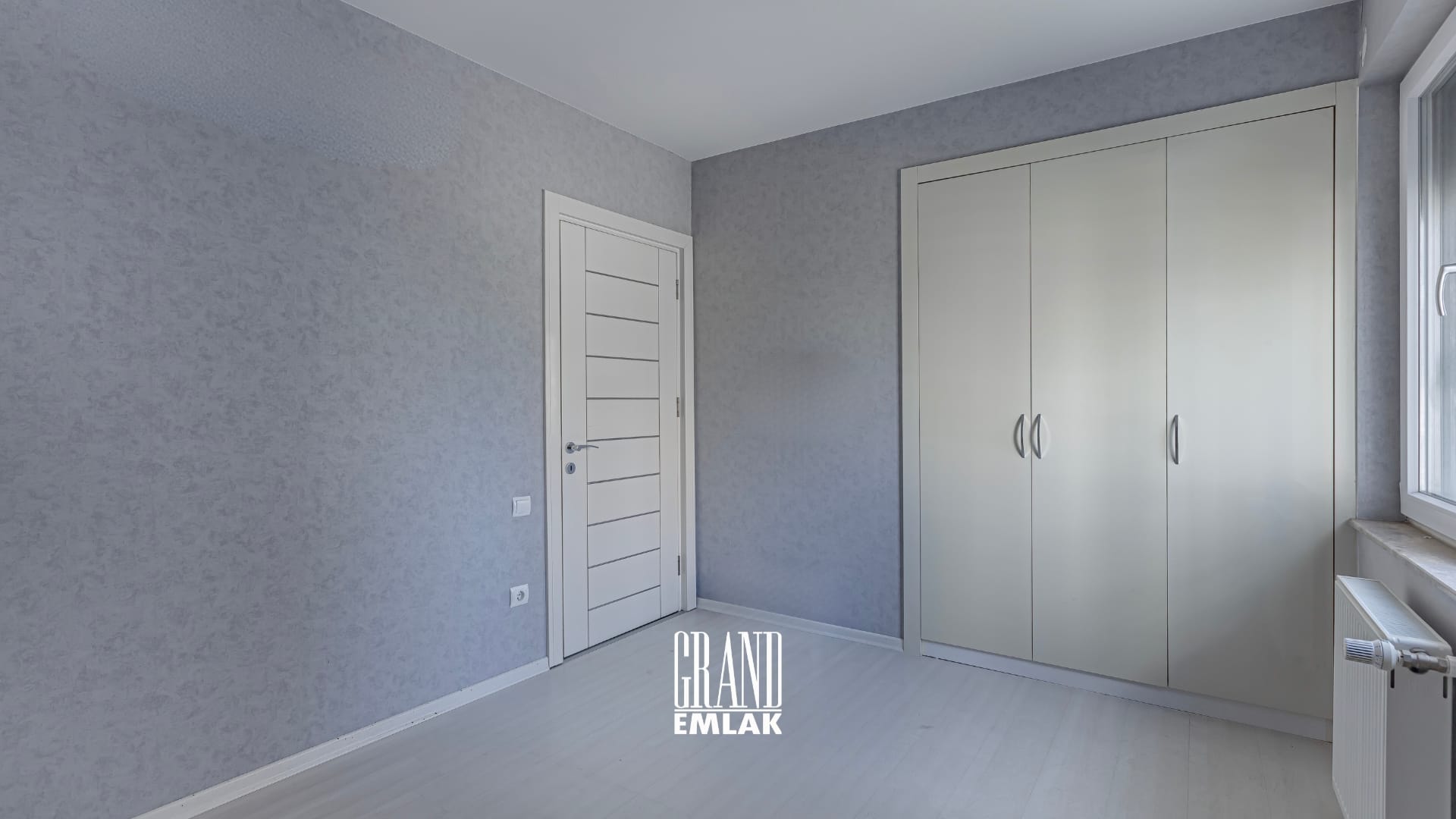 Eski Lara, Uzaş Sitesi’nde Denize Sıfır 3+1 Satılık Daireeee (23)