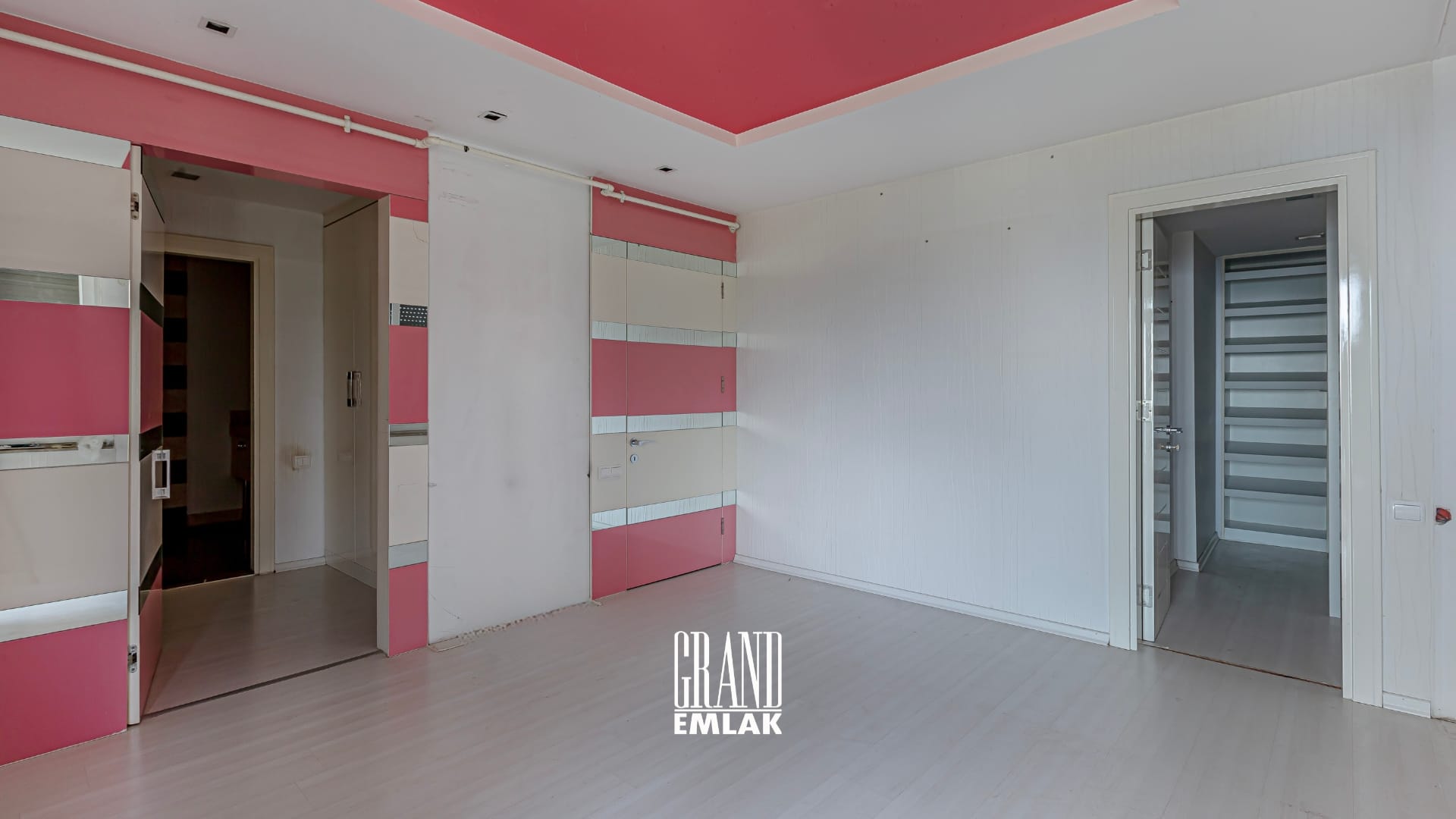 Eski Lara, Uzaş Sitesi’nde Denize Sıfır 3+1 Satılık Daireeee (29)