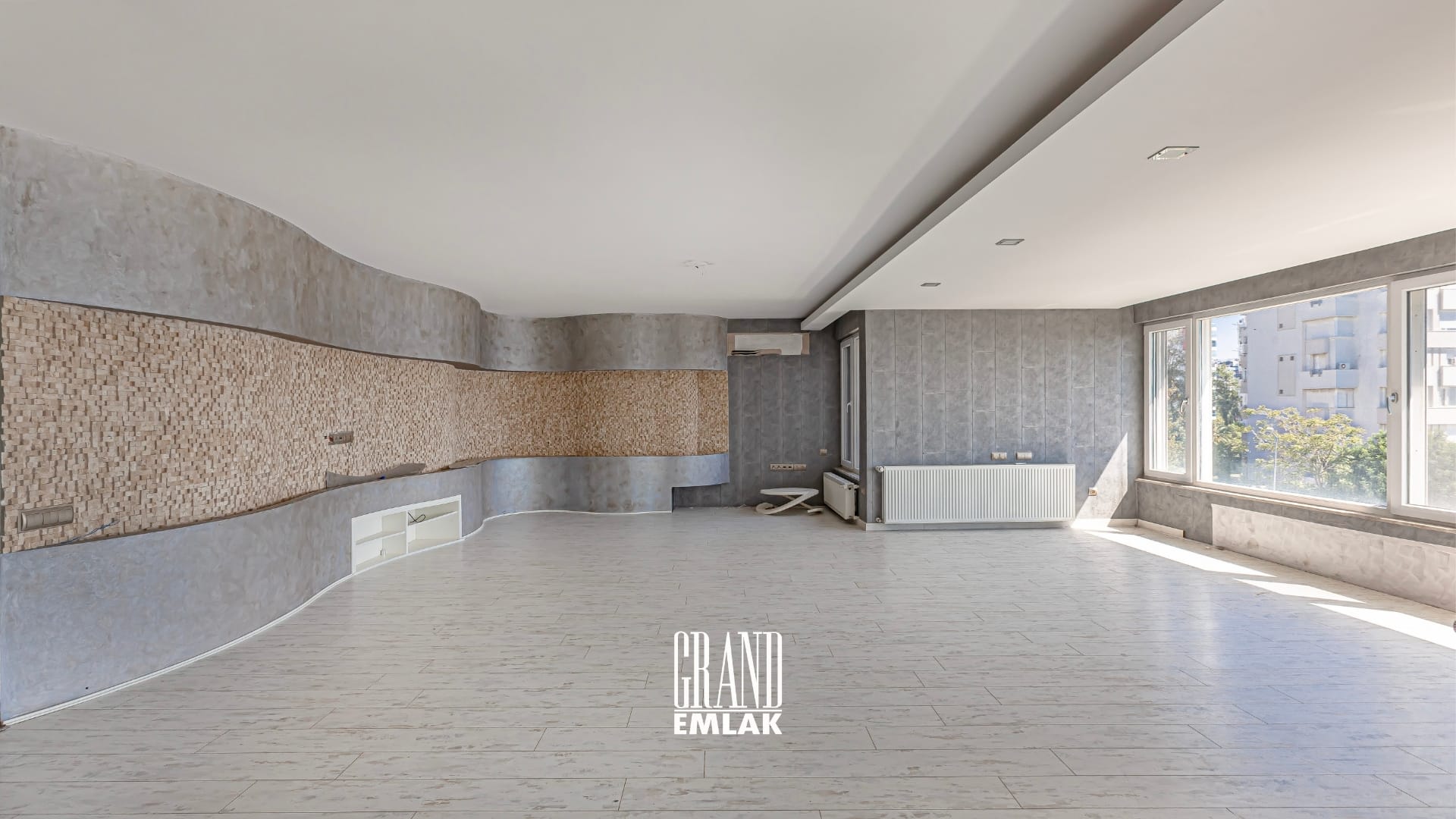 Eski Lara, Uzaş Sitesi’nde Denize Sıfır 3+1 Satılık Daireeee (3)