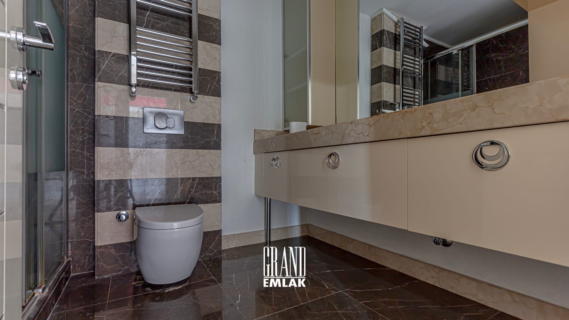 Eski Lara, Uzaş Sitesi’nde Denize Sıfır 3+1 Satılık Daireeee (31)