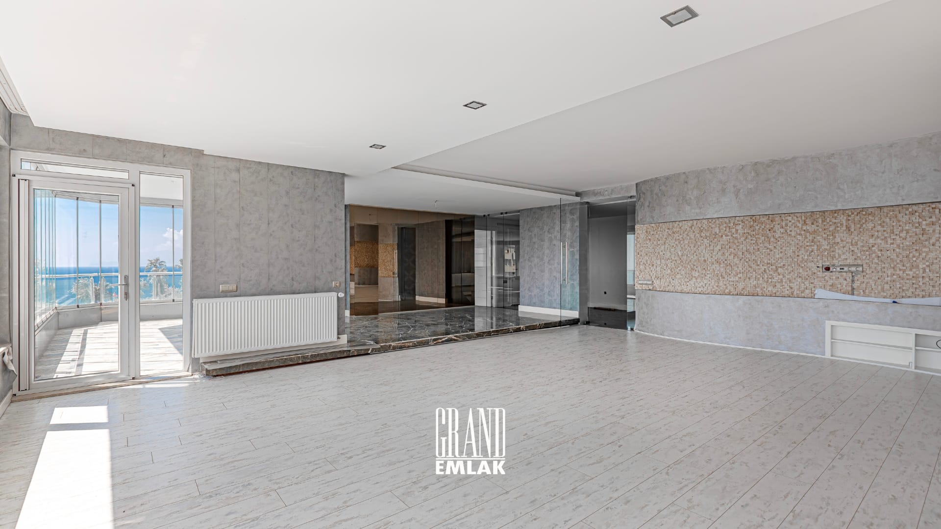 Eski Lara, Uzaş Sitesi’nde Denize Sıfır 3+1 Satılık Daireeee (7)