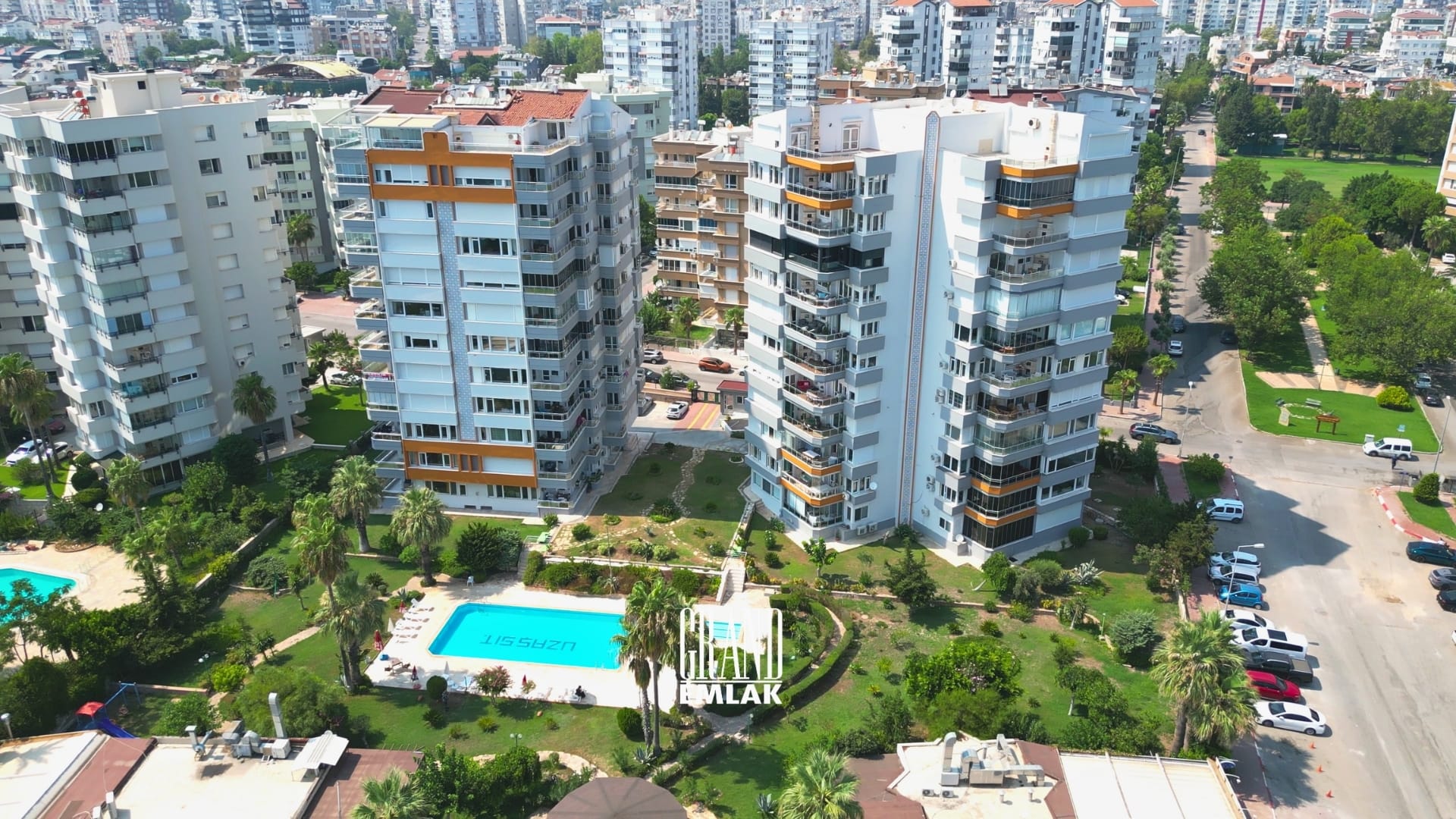 Eski Lara’da Özellikli Sitede Denize Sıfır 3+1 Satılık Daire uzaş sitesi (4)