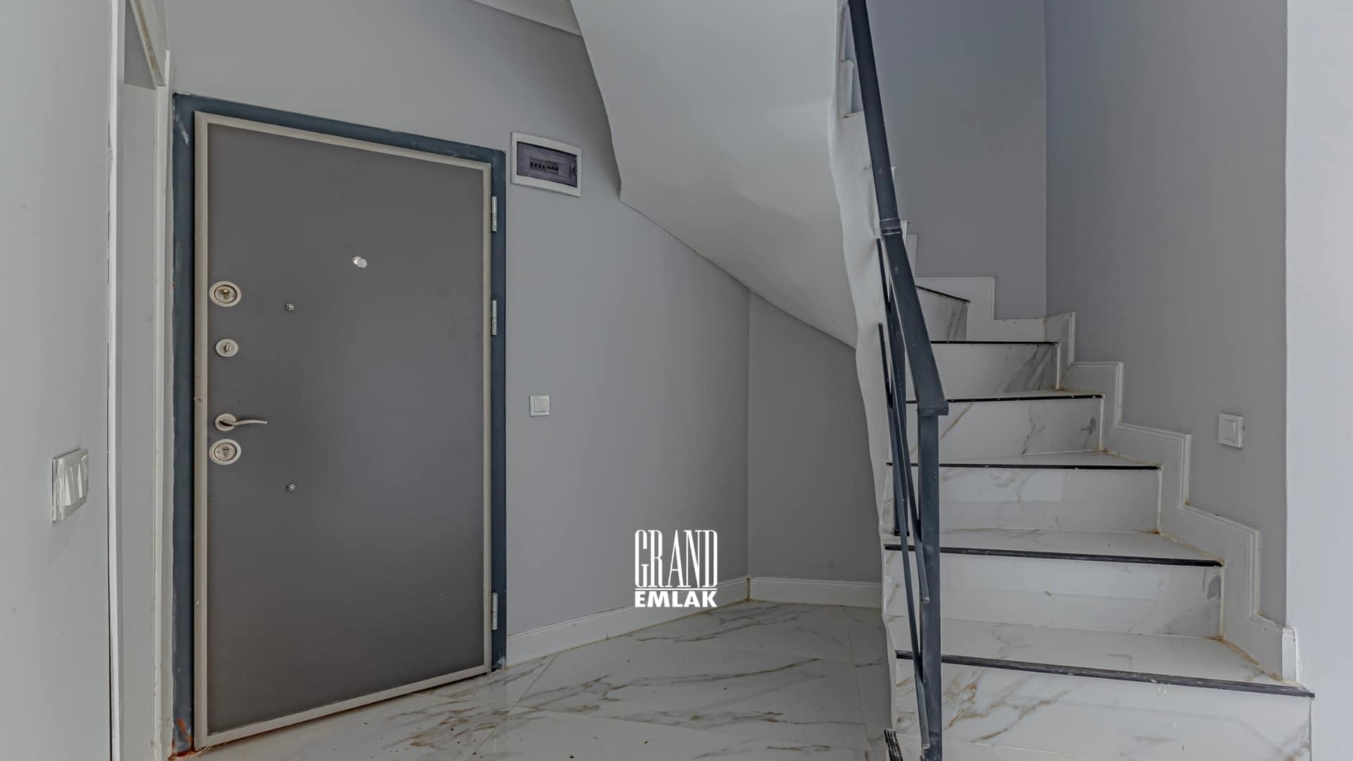 Kadriye’de Site İçerisinde 3+2 Satılık Villa (10)