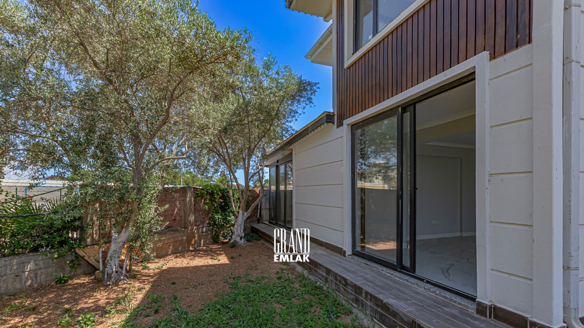 Kadriye’de Site İçerisinde 3+2 Satılık Villa (6)