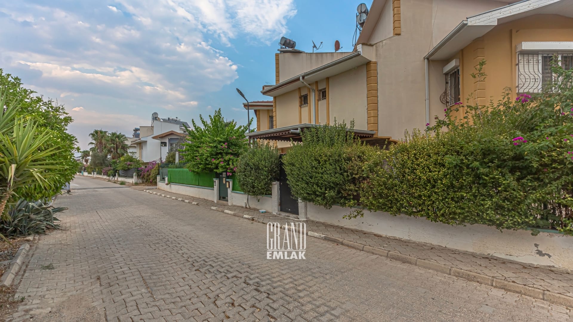 Kadriye’de Site İçerisinde Müstakil Havuzlu 4+1 Satılık Villa (1)