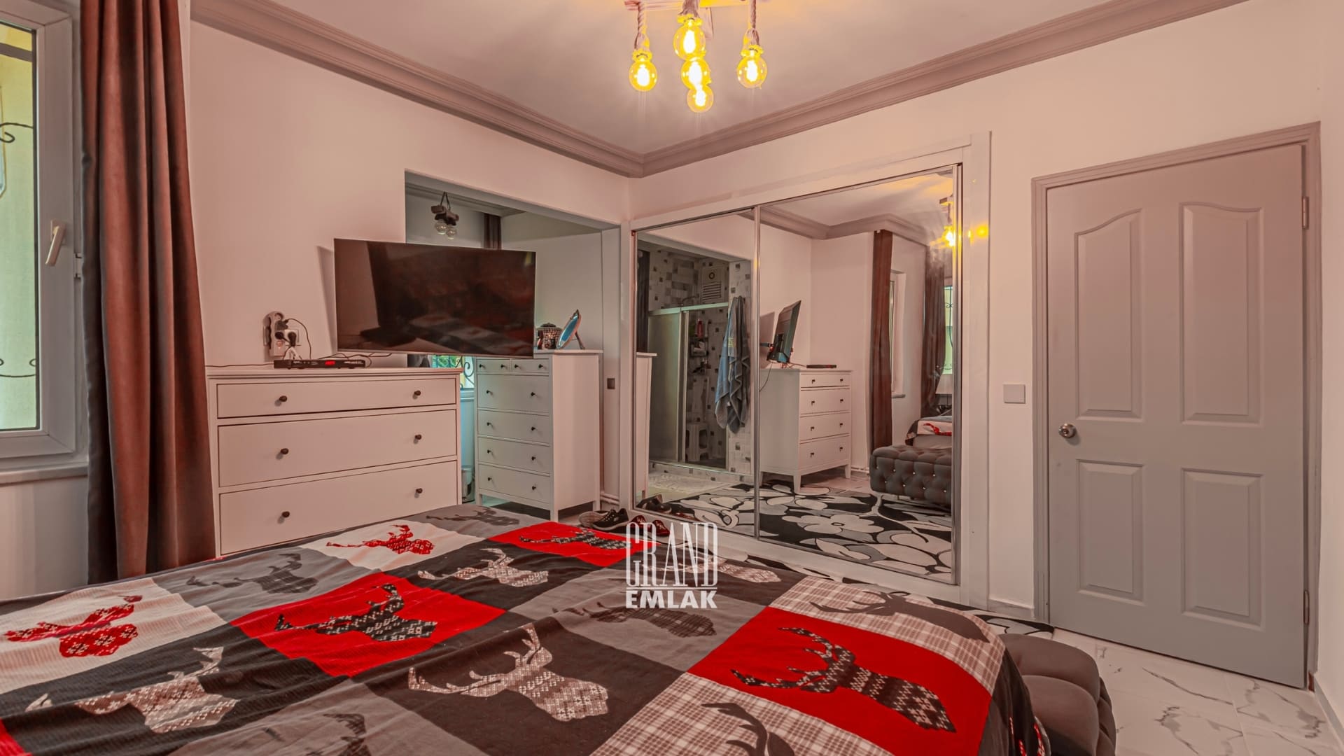 Kadriye’de Site İçerisinde Müstakil Havuzlu 4+1 Satılık Villa (11)