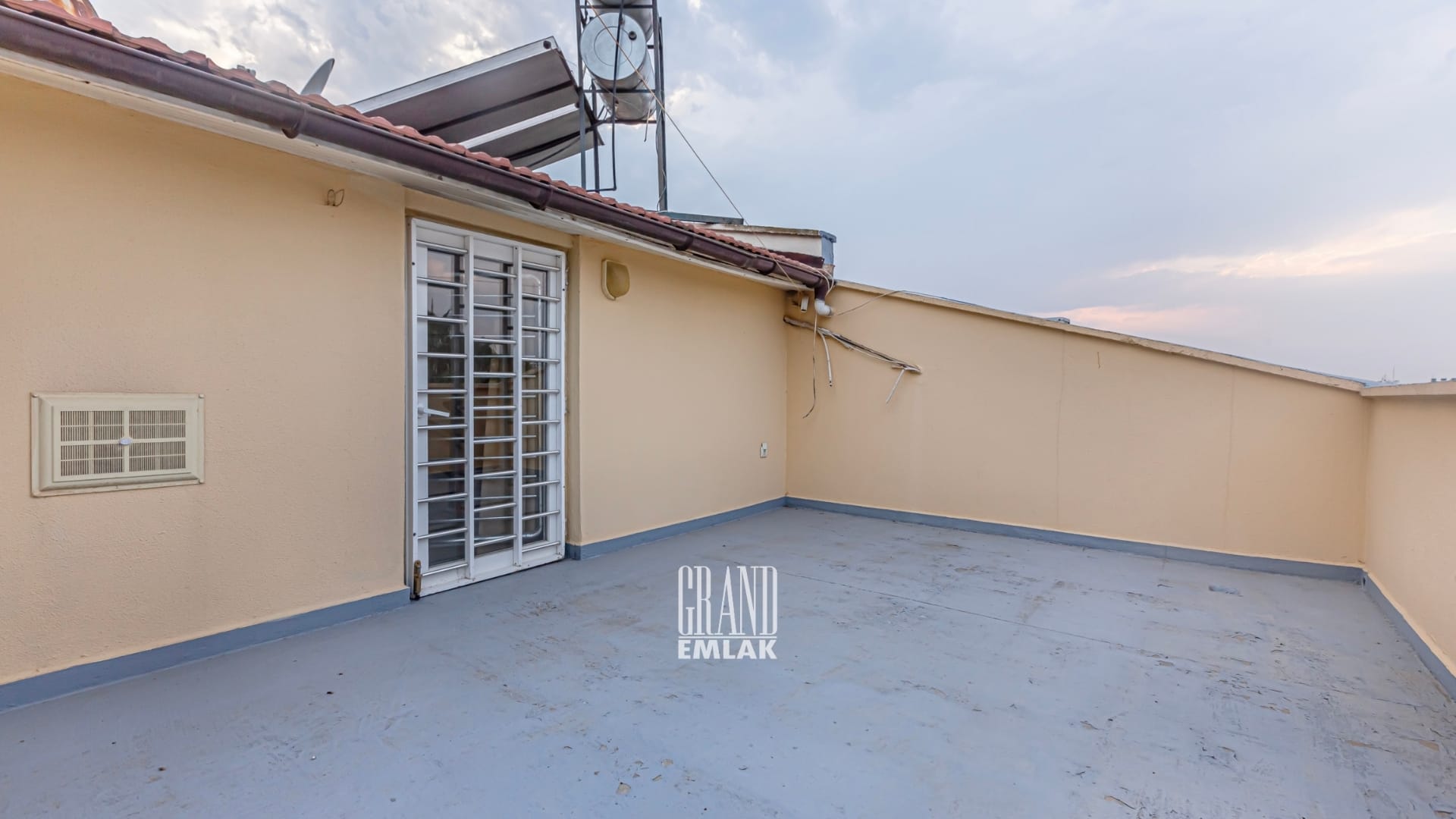 Kadriye’de Site İçerisinde Müstakil Havuzlu 4+1 Satılık Villa (2)