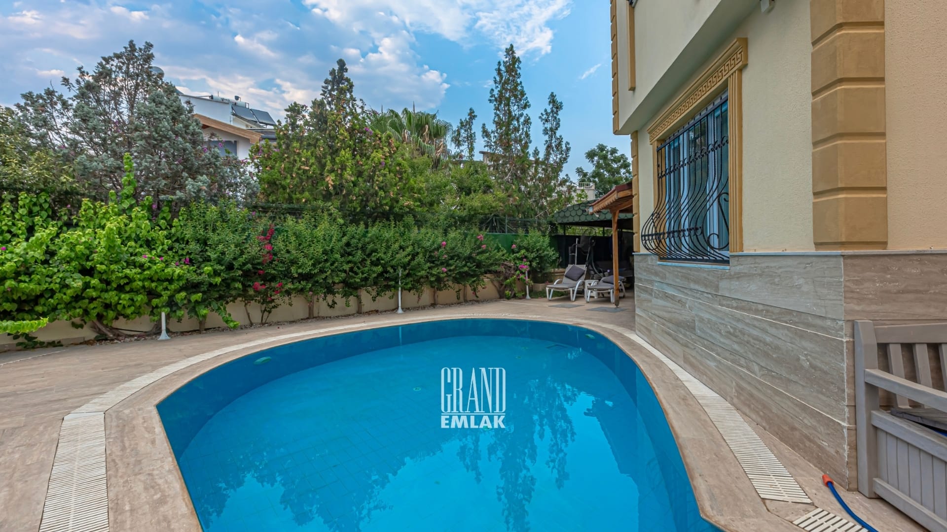 Kadriye’de Site İçerisinde Müstakil Havuzlu 4+1 Satılık Villa (39)