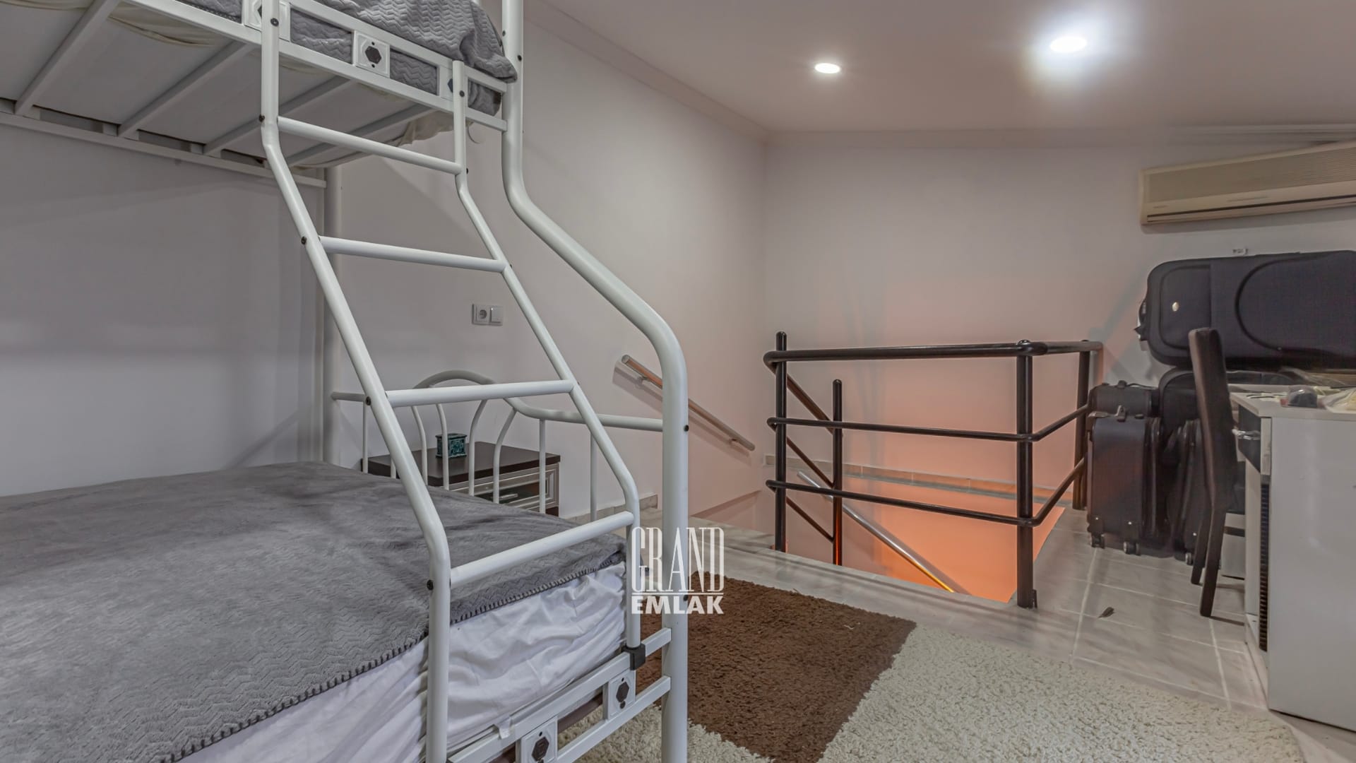 Kadriye’de Site İçerisinde Müstakil Havuzlu 4+1 Satılık Villa (4)