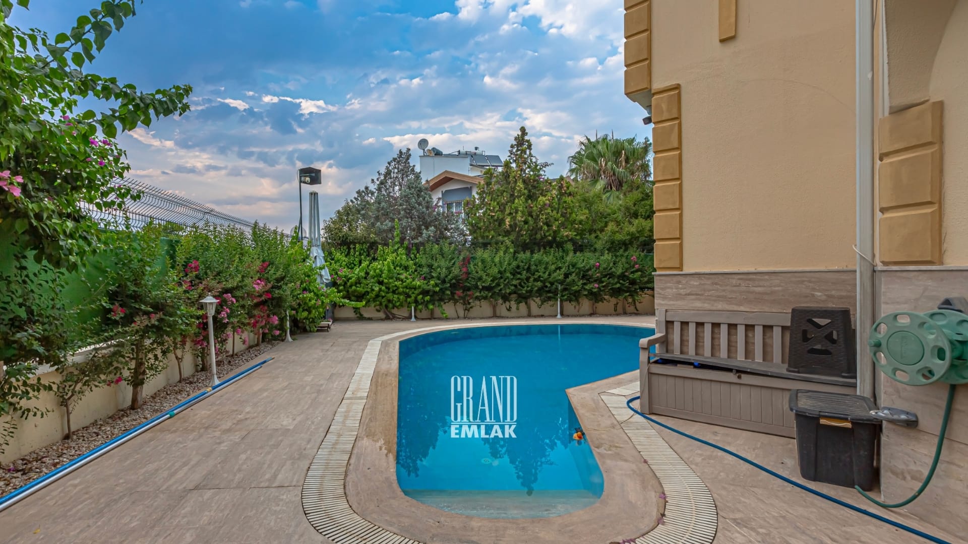 Kadriye’de Site İçerisinde Müstakil Havuzlu 4+1 Satılık Villa (40)