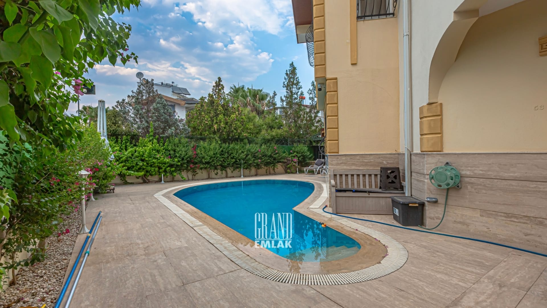 Kadriye’de Site İçerisinde Müstakil Havuzlu 4+1 Satılık Villa (41)