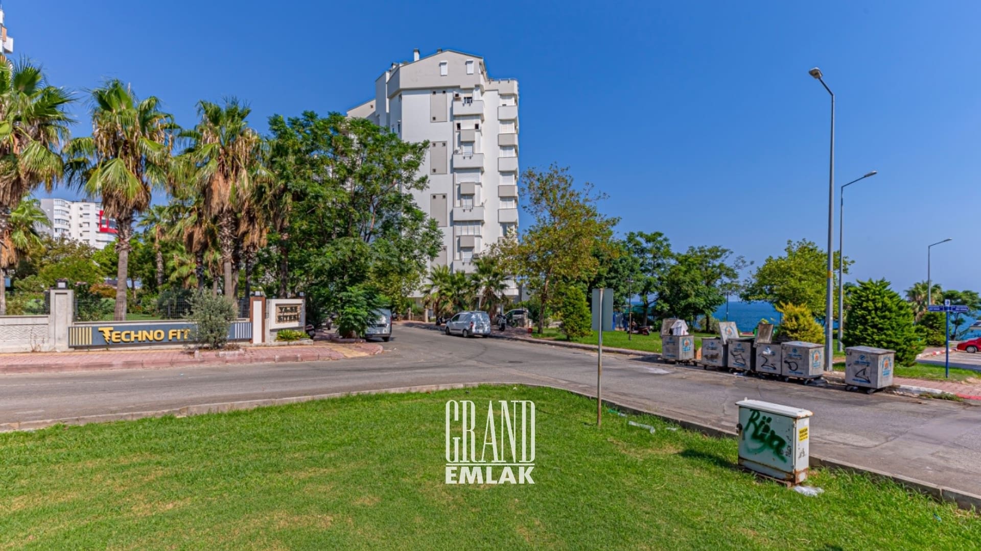 Antalya Barınaklar’da, Deniz Manzaralı 100 M2 Satılık Dükkan (15)