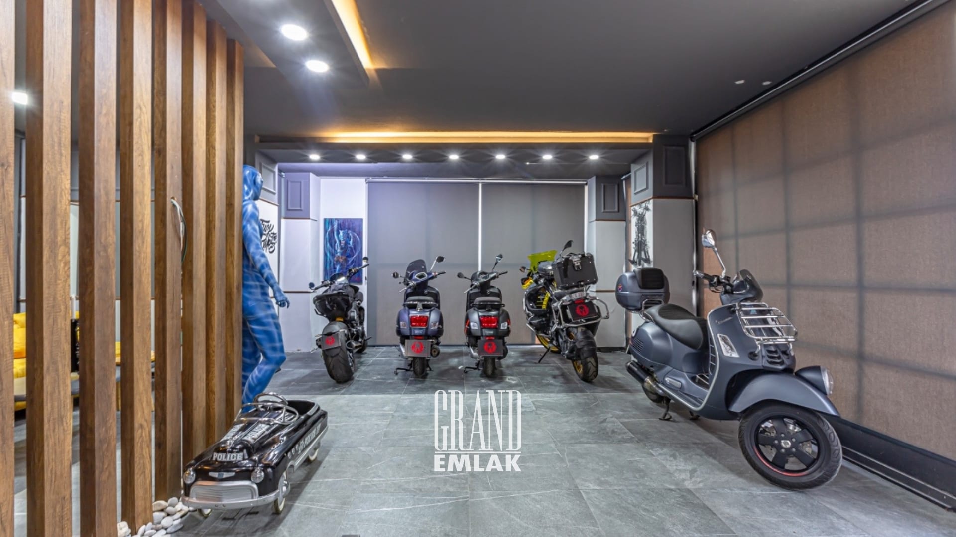 Antalya Barınaklar’da, Deniz Manzaralı 100 M2 Satılık Dükkan (27)