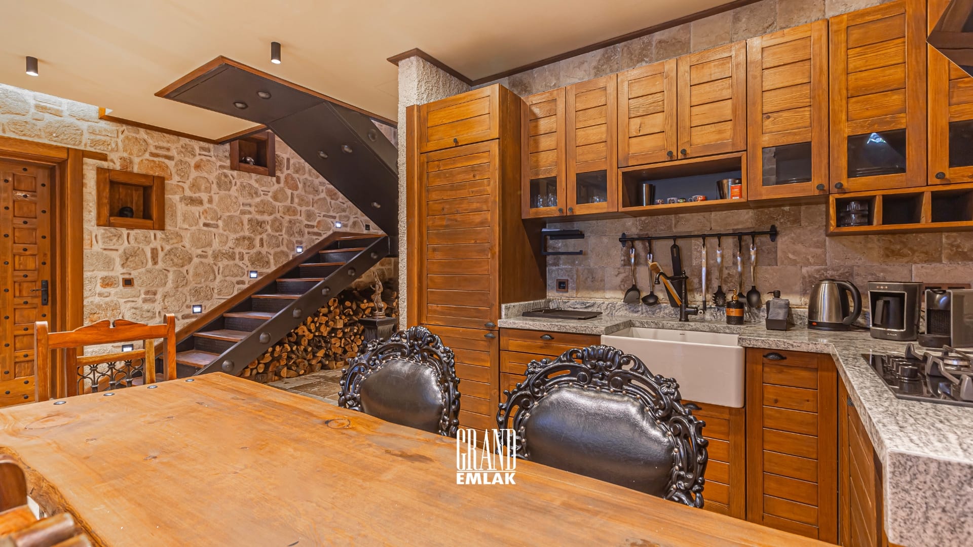 Antalya Saklıkent’te Satılık Emsalsiz Ultra Lüks Dağ Evi (30)