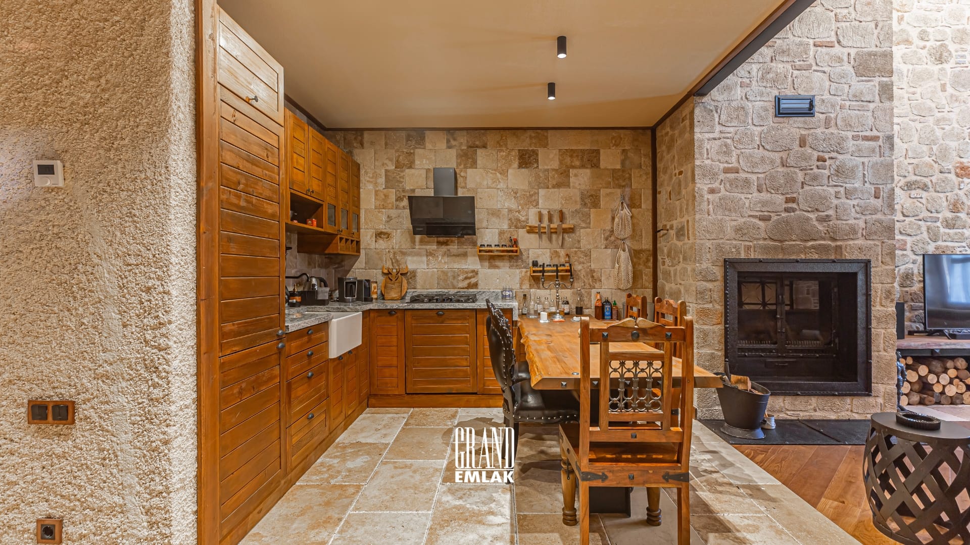 Antalya Saklıkent’te Satılık Emsalsiz Ultra Lüks Dağ Evi (31)