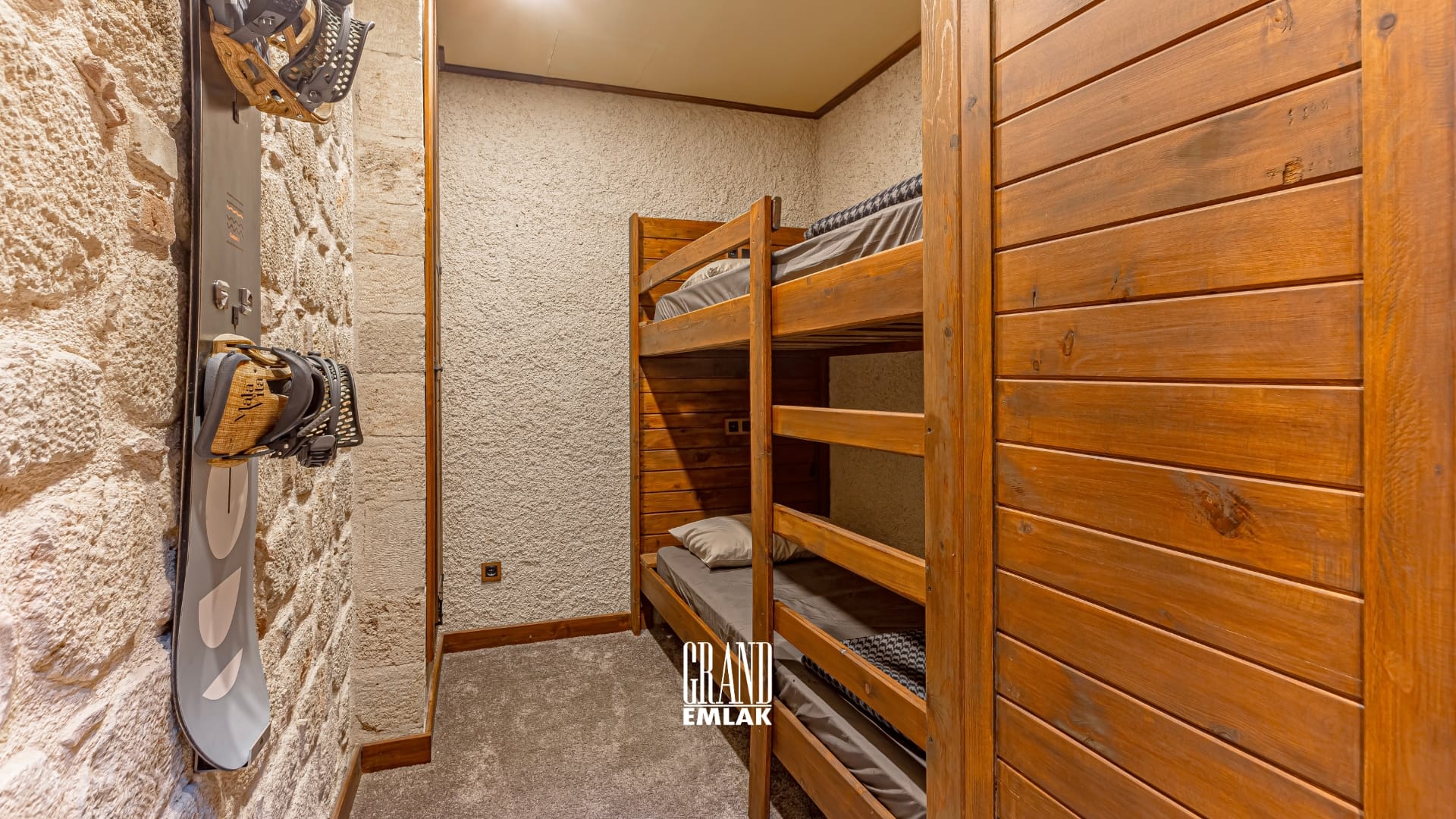 Antalya Saklıkent’te Satılık Emsalsiz Ultra Lüks Dağ Evi (33)