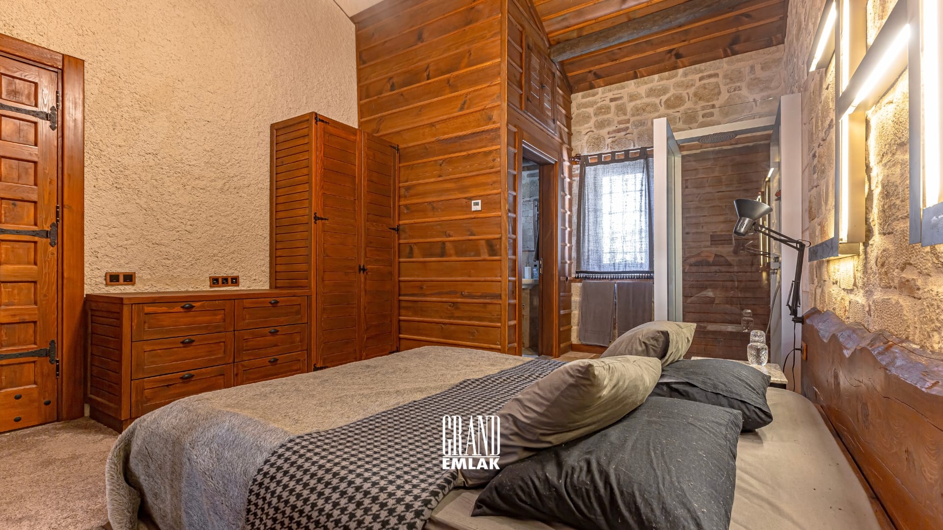 Antalya Saklıkent’te Satılık Emsalsiz Ultra Lüks Dağ Evi (35)