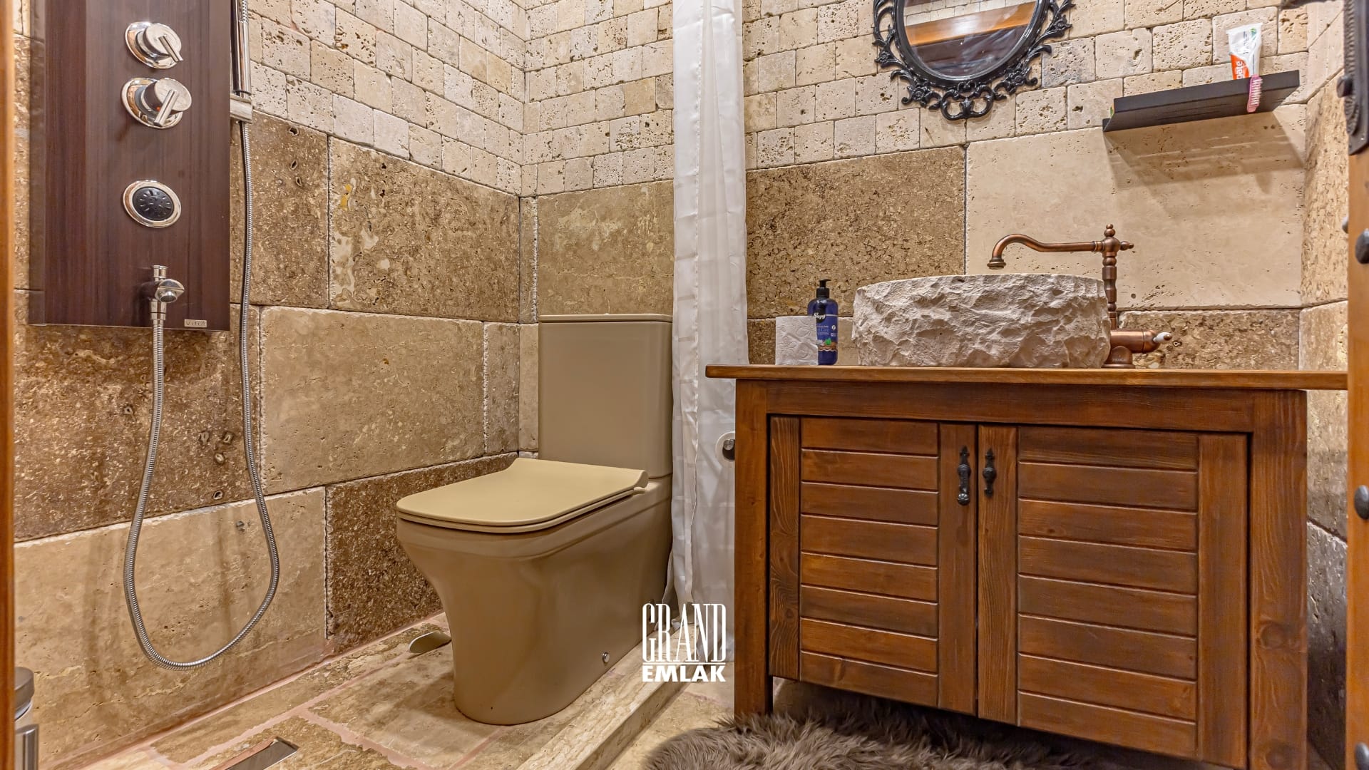 Antalya Saklıkent’te Satılık Emsalsiz Ultra Lüks Dağ Evi (39)