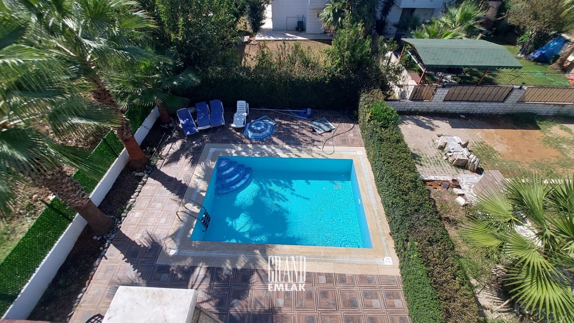 Belek’te 5+1 Müstakil Hvuzlu Geniş Bahçe Kullanımlı Triplex Villa (2)