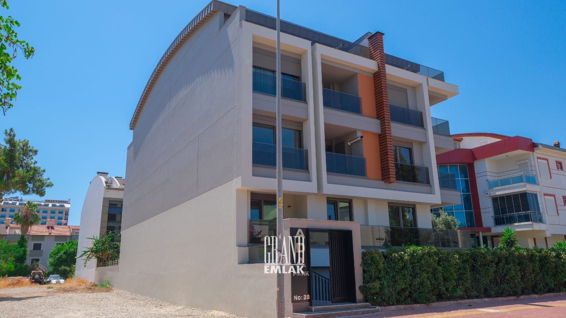 Gürsu’da Denize 350 Metre Uzaklıkta Villa Tadında Bahçeli 4+1 Satılık Dubleks Daire (12)