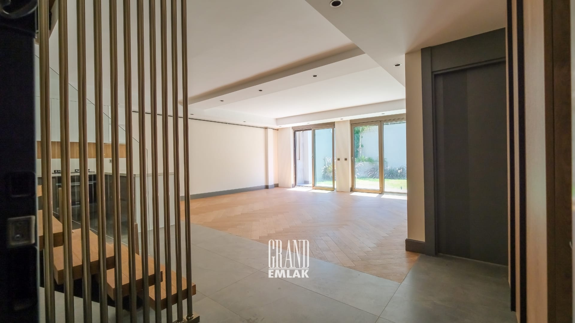 Gürsu’da Denize 350 Metre Uzaklıkta Villa Tadında Bahçeli 4+1 Satılık Dubleks Daire (19)