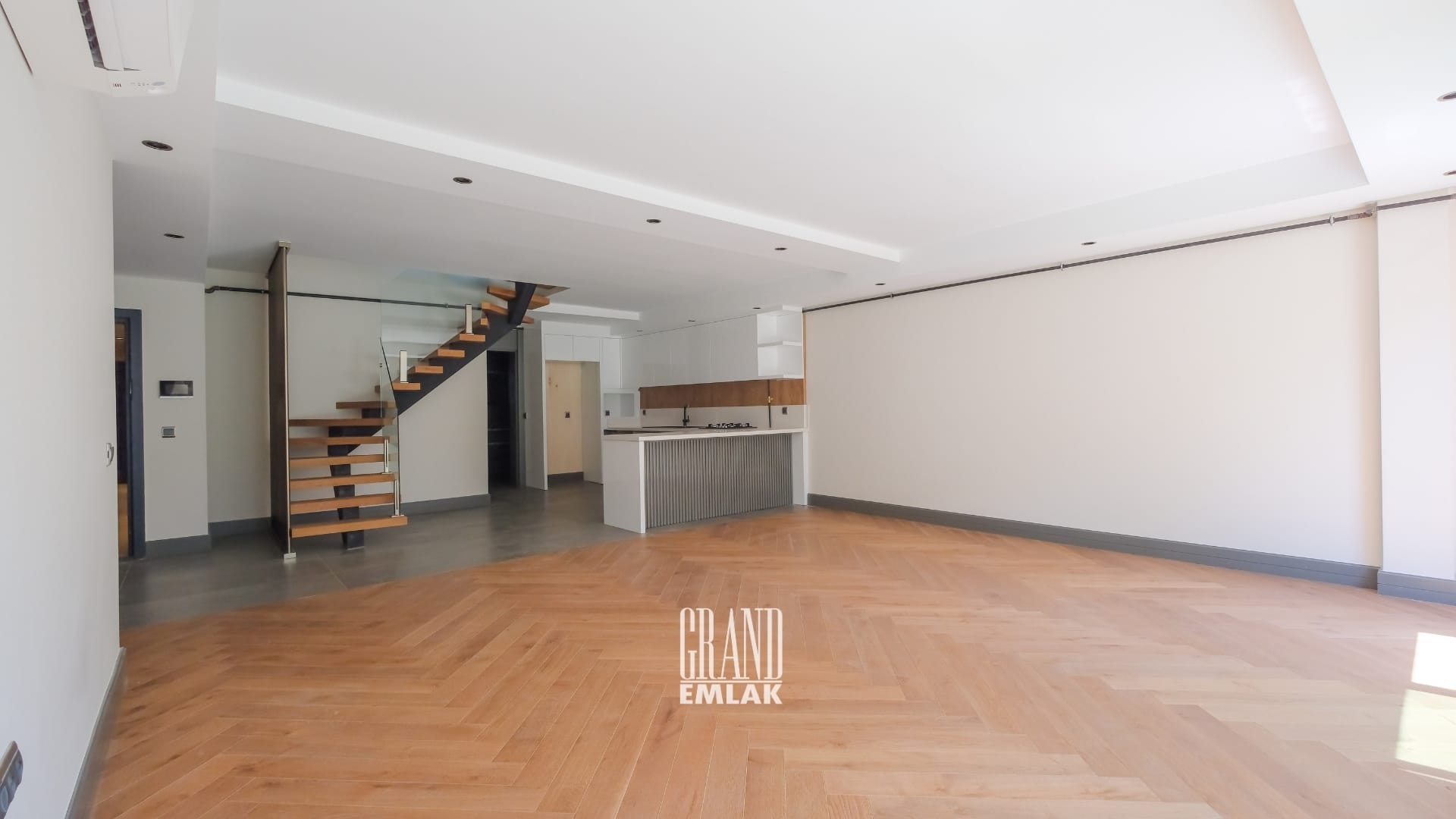 Gürsu’da Denize 350 Metre Uzaklıkta Villa Tadında Bahçeli 4+1 Satılık Dubleks Daire (21)