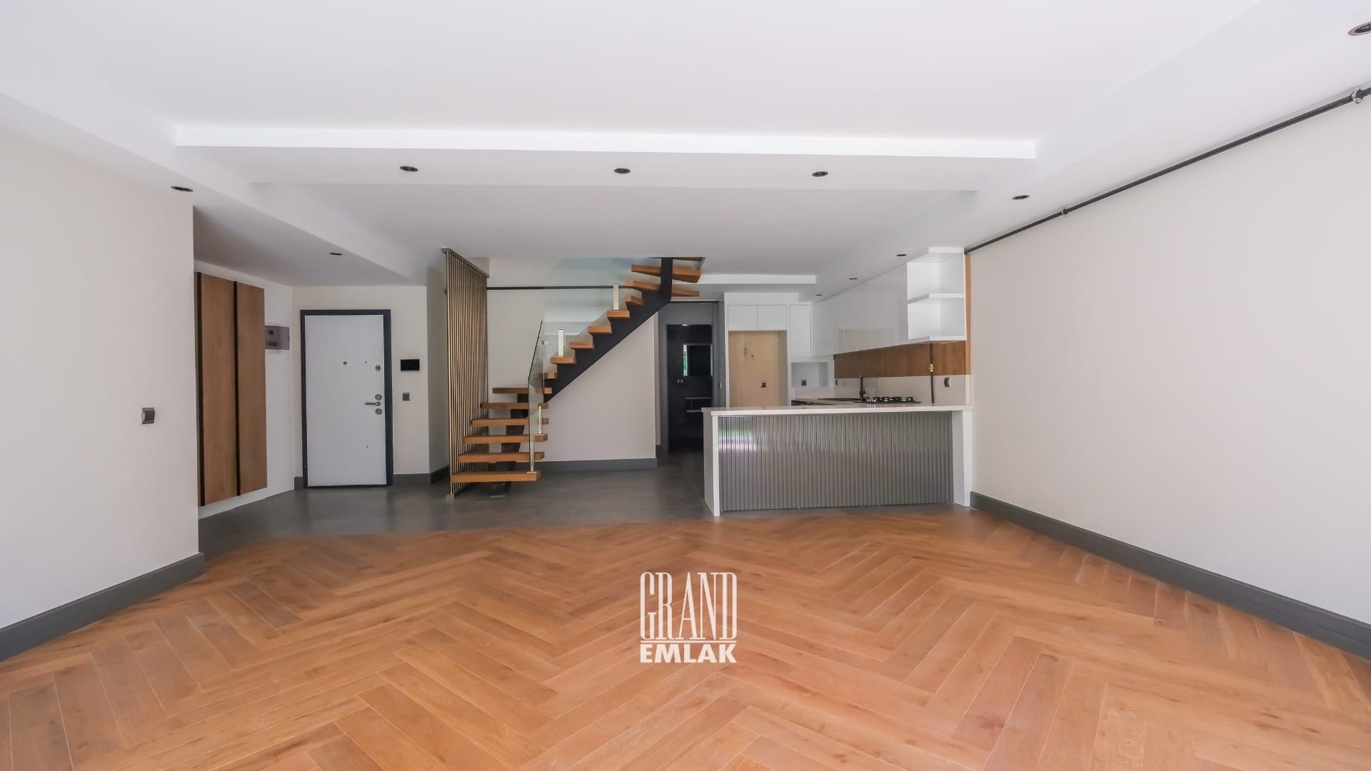 Gürsu’da Denize 350 Metre Uzaklıkta Villa Tadında Bahçeli 4+1 Satılık Dubleks Daire (22)