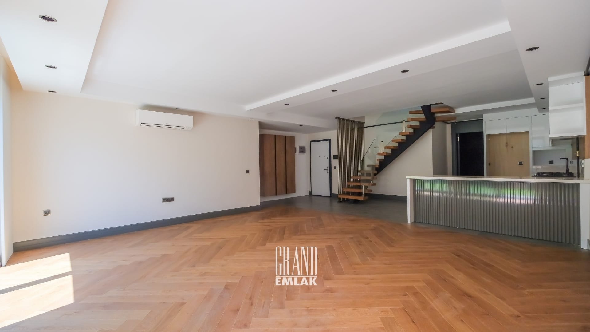 Gürsu’da Denize 350 Metre Uzaklıkta Villa Tadında Bahçeli 4+1 Satılık Dubleks Daire (23)