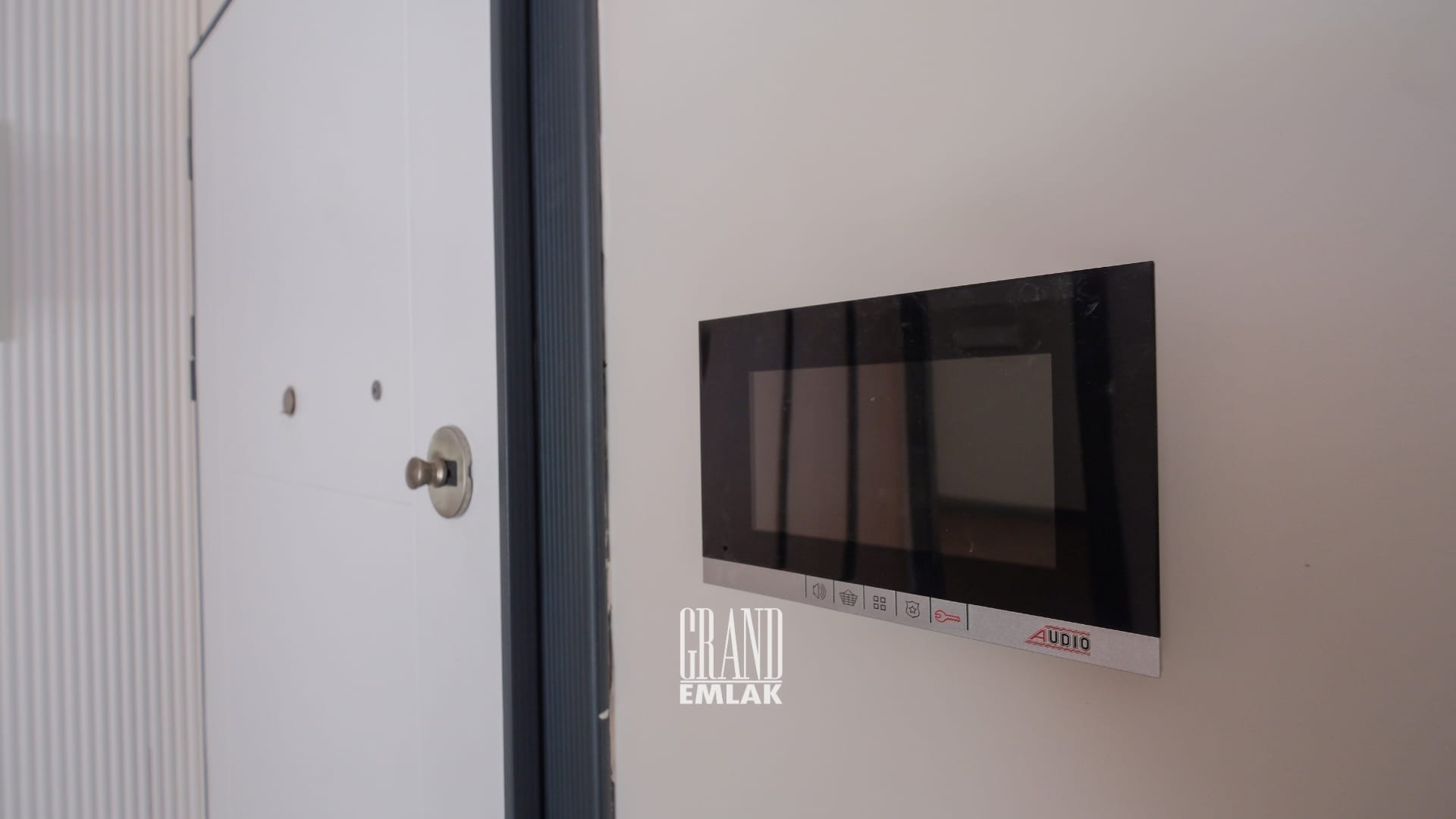 Gürsu’da Denize 350 Metre Uzaklıkta Villa Tadında Bahçeli 4+1 Satılık Dubleks Daire (35)