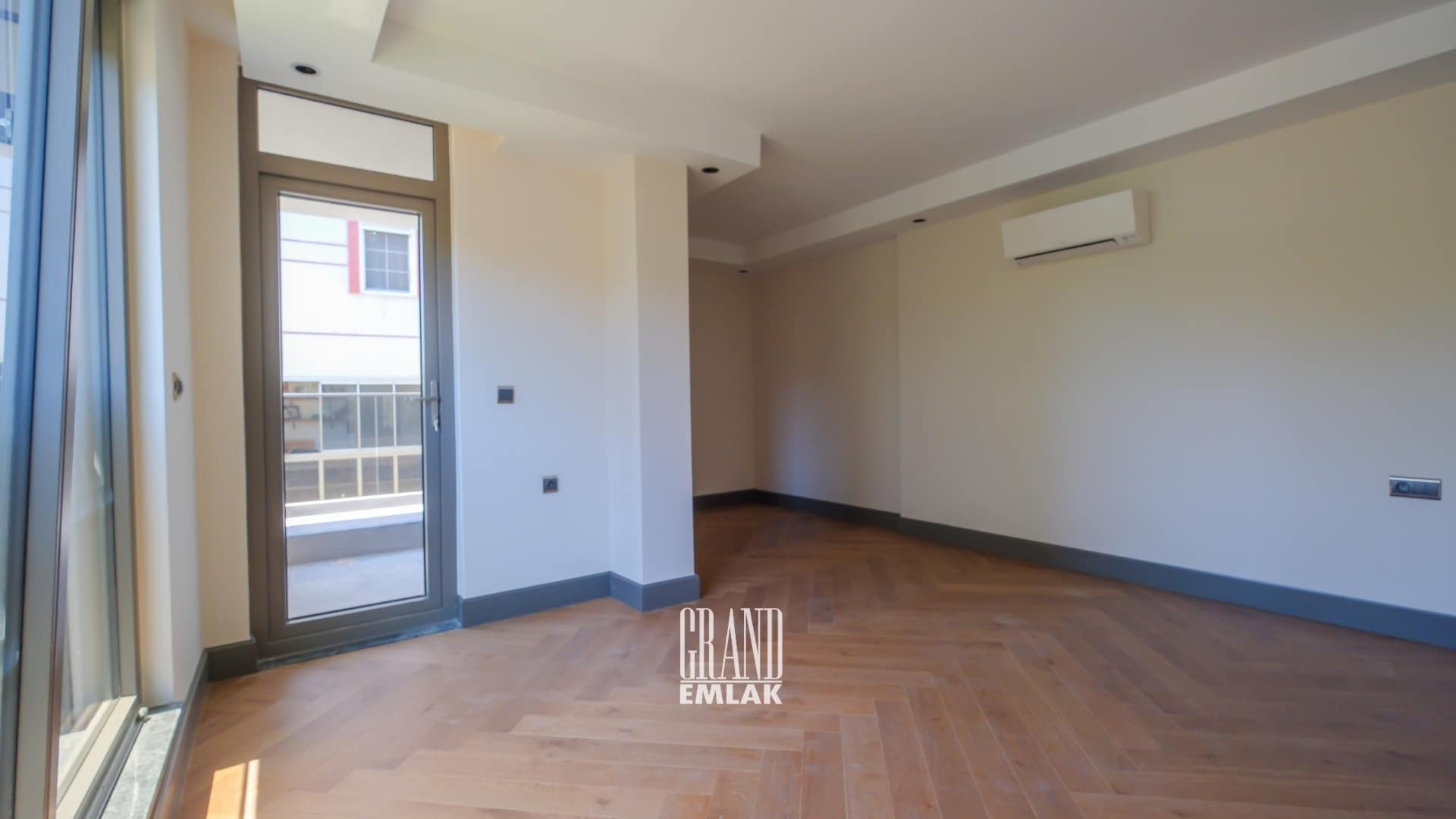 Gürsu’da Denize 350 Metre Uzaklıkta Villa Tadında Bahçeli 4+1 Satılık Dubleks Daire (48)