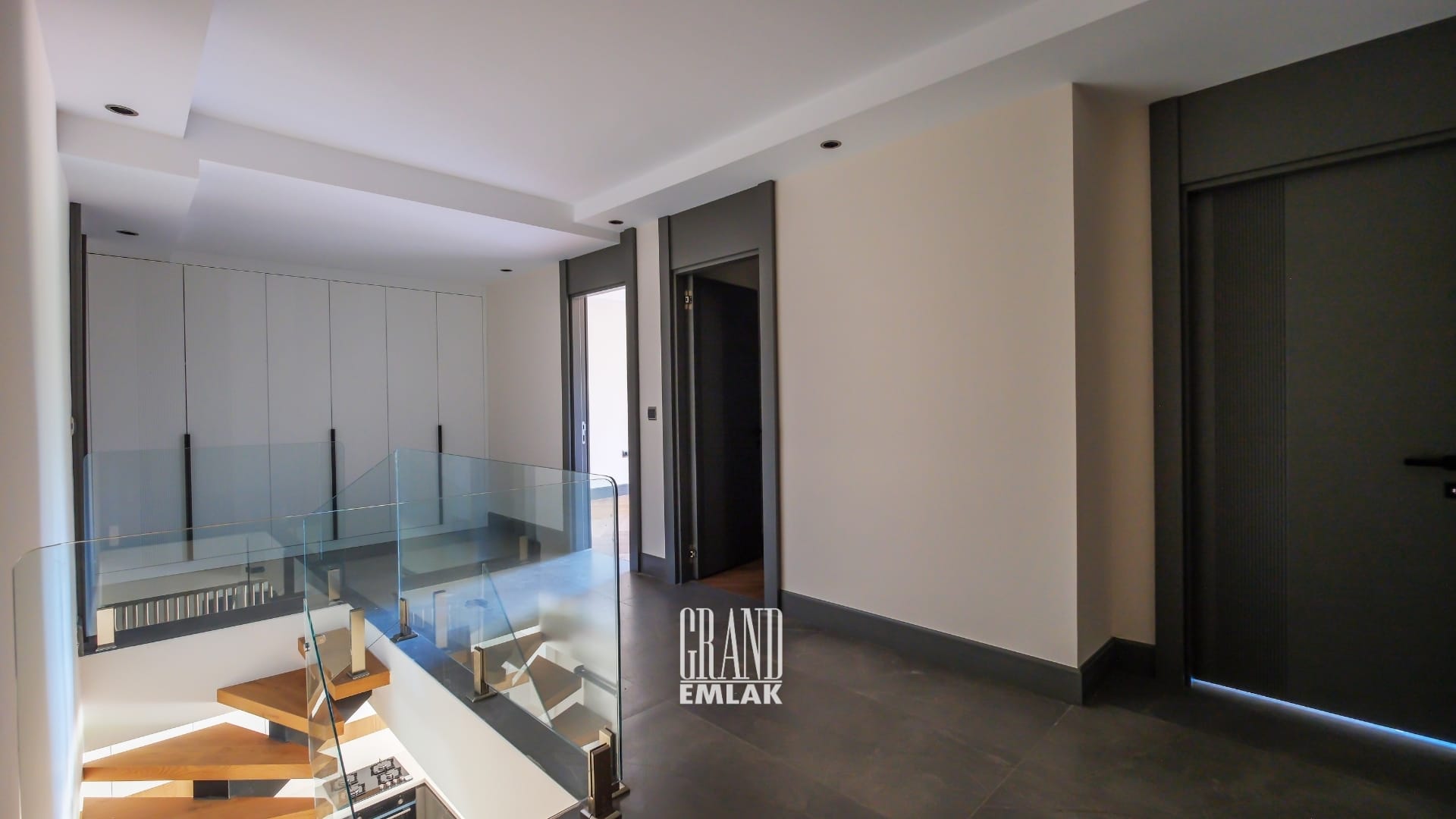 Gürsu’da Denize 350 Metre Uzaklıkta Villa Tadında Bahçeli 4+1 Satılık Dubleks Daire (50)