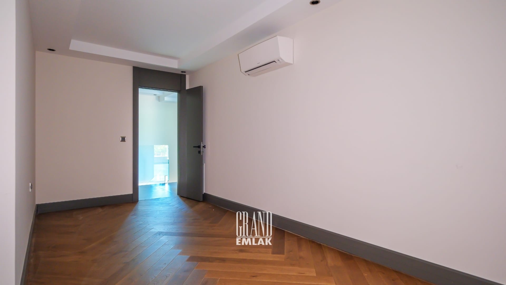 Gürsu’da Denize 350 Metre Uzaklıkta Villa Tadında Bahçeli 4+1 Satılık Dubleks Daire (52)