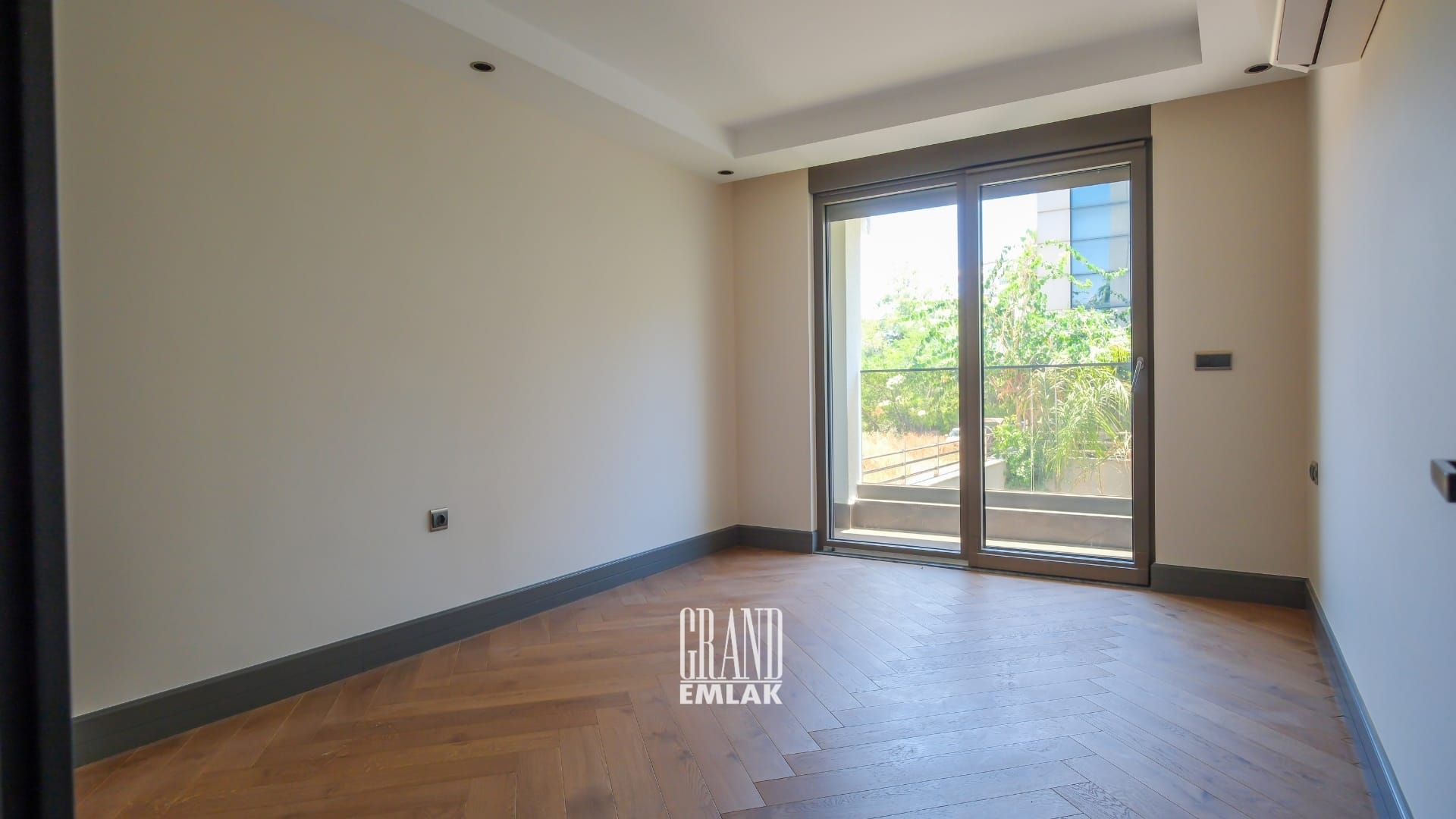 Gürsu’da Denize 350 Metre Uzaklıkta Villa Tadında Bahçeli 4+1 Satılık Dubleks Daire (54)