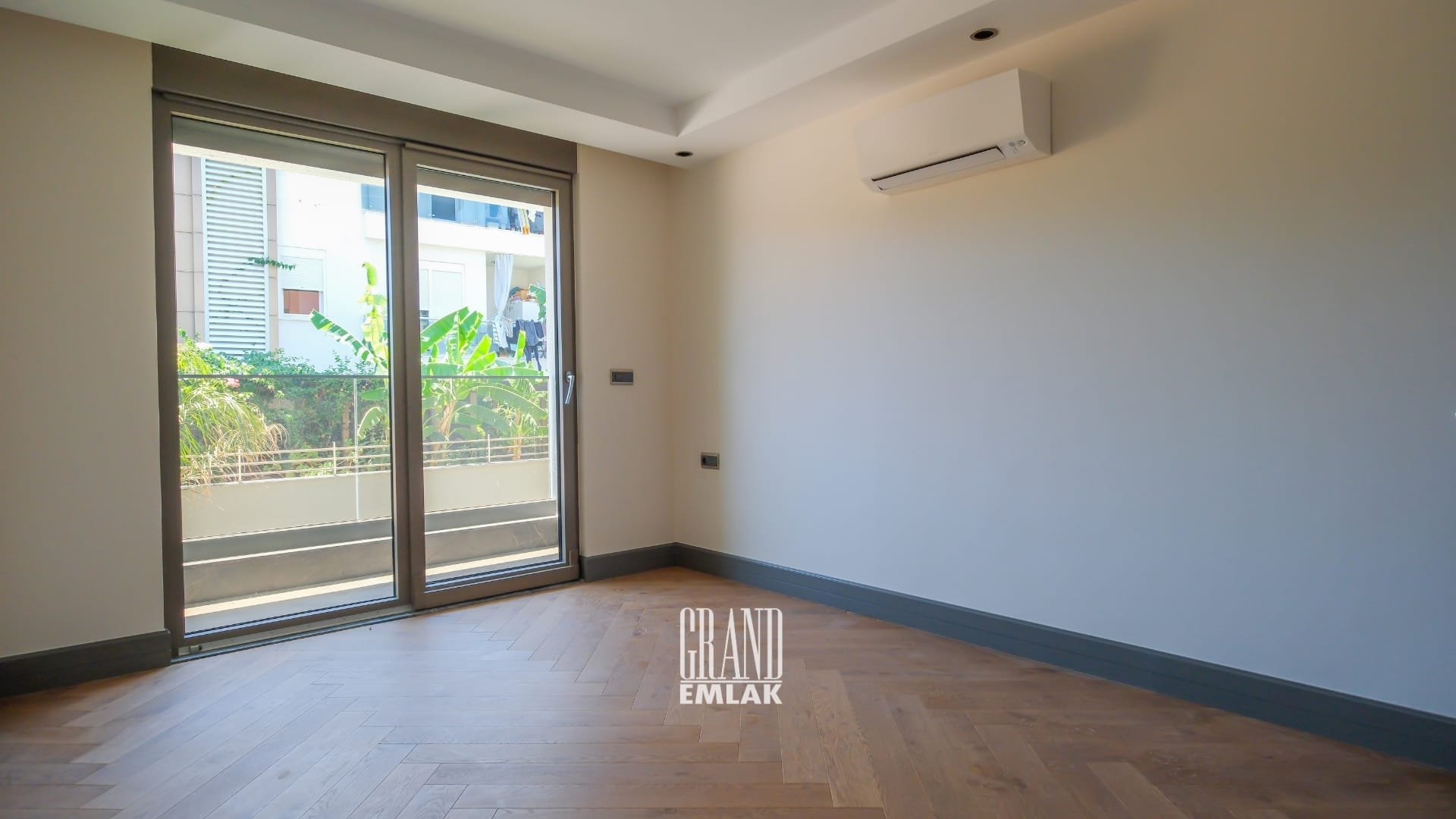 Gürsu’da Denize 350 Metre Uzaklıkta Villa Tadında Bahçeli 4+1 Satılık Dubleks Daire (55)