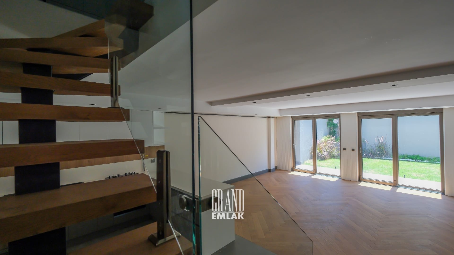 Gürsu’da Denize 350 Metre Uzaklıkta Villa Tadında Bahçeli 4+1 Satılık Dubleks Daire (61)