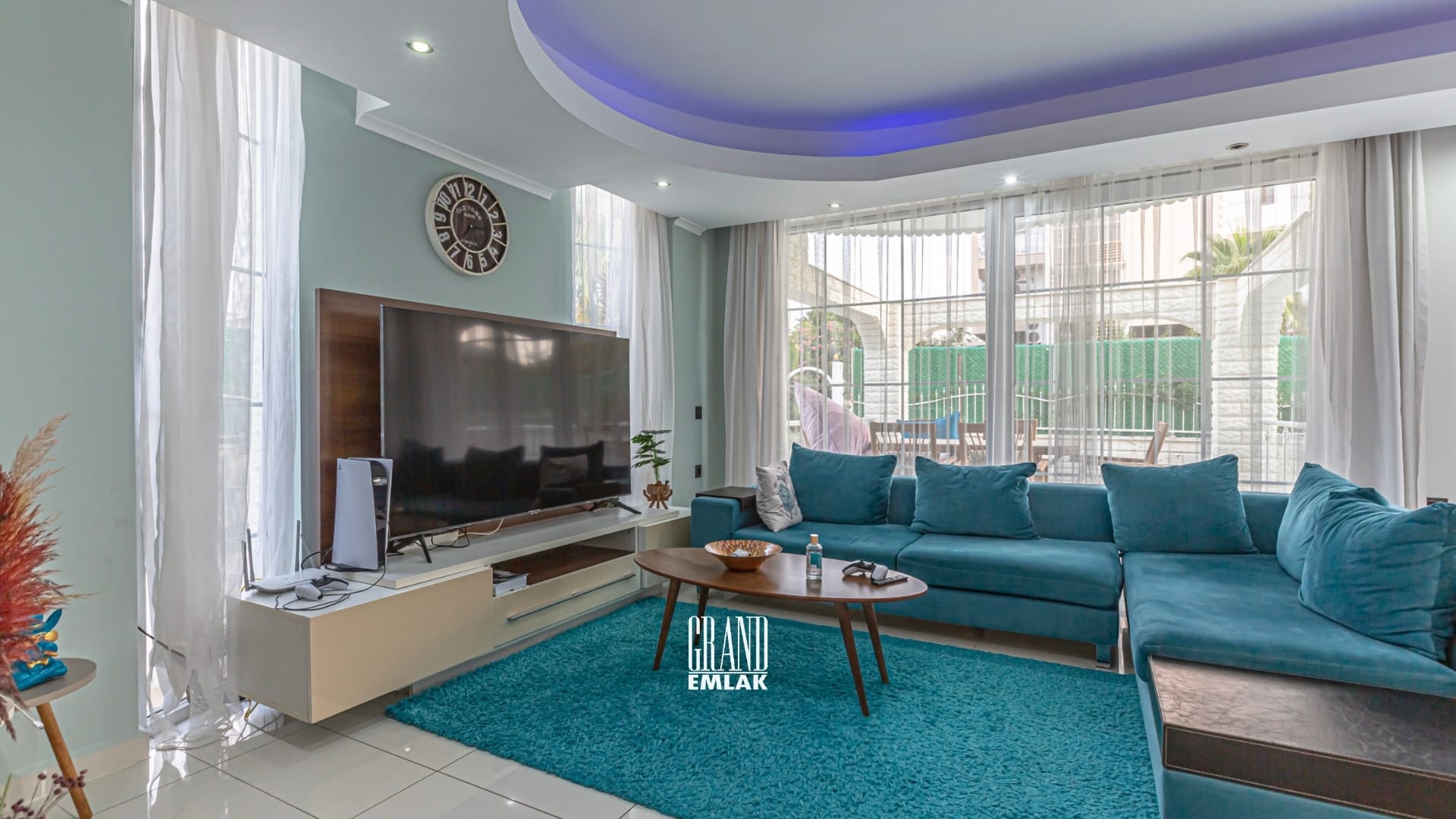 Kadriye’de Müstakil Havuzlu 4+1 Kiralık Villa (1)