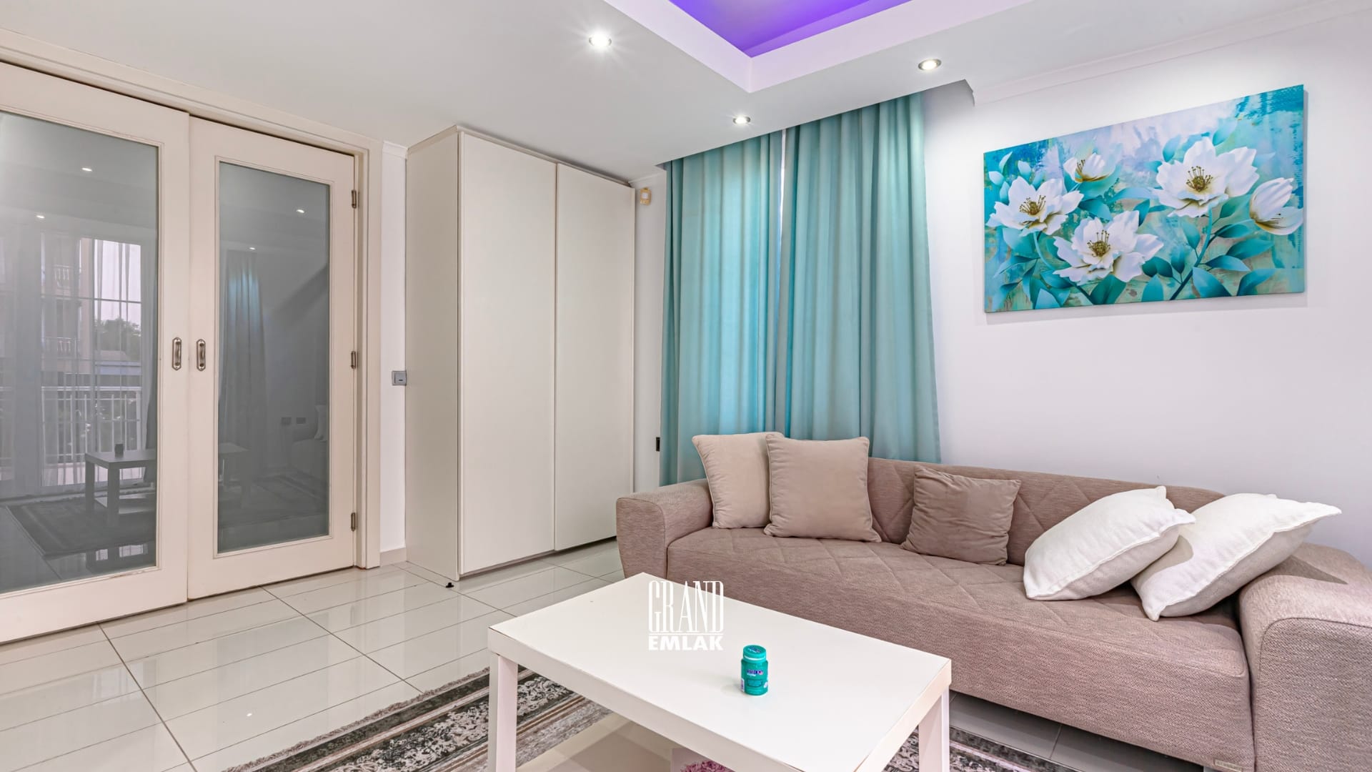 Kadriye’de Müstakil Havuzlu 4+1 Kiralık Villa (14)