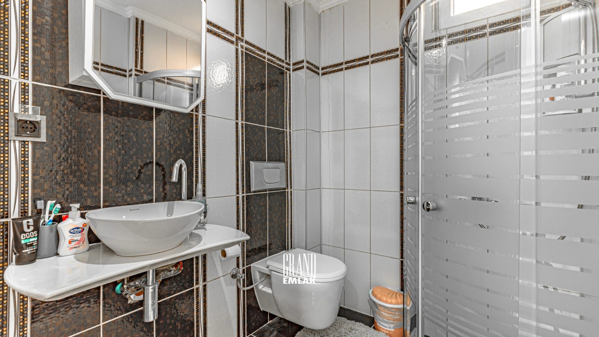 Kadriye’de Müstakil Havuzlu 4+1 Kiralık Villa (23)