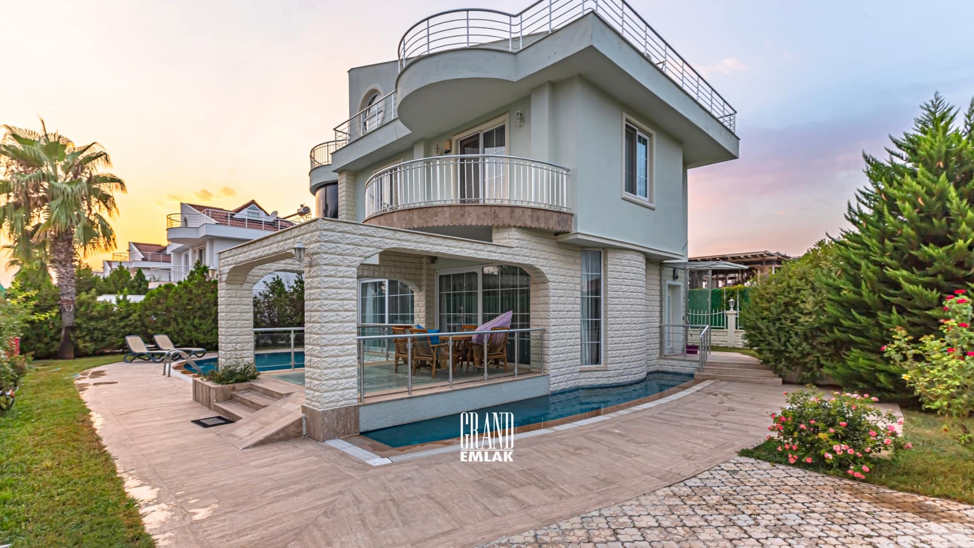 Kadriye’de Müstakil Havuzlu 4+1 Kiralık Villa (30)