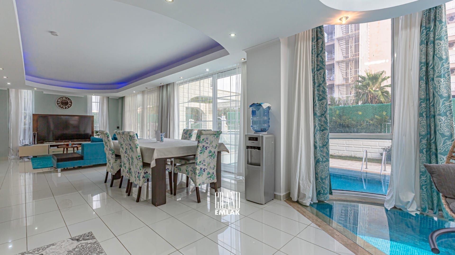 Kadriye’de Müstakil Havuzlu 4+1 Kiralık Villa (5)