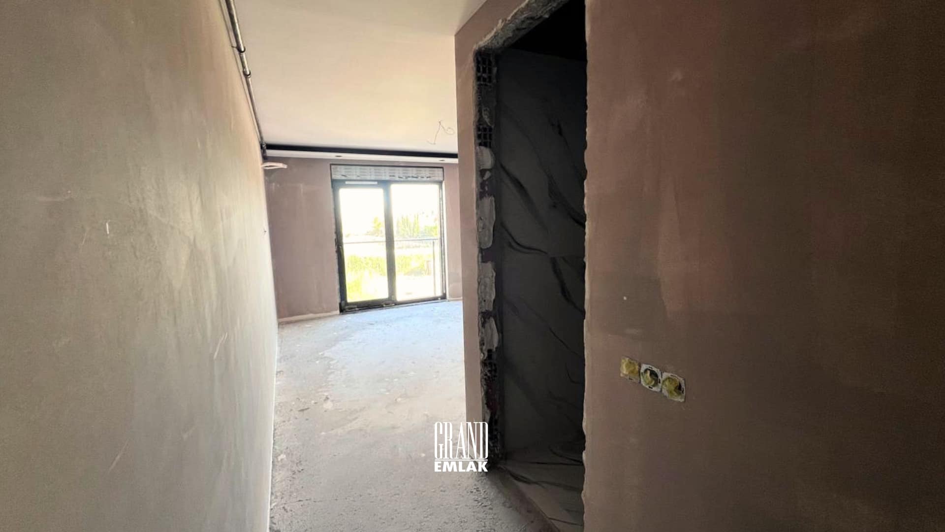 Sarısu’da Dağ Manzaralı Süper Fırsat Yatırımlık Satılık 2+1 Daire (13)