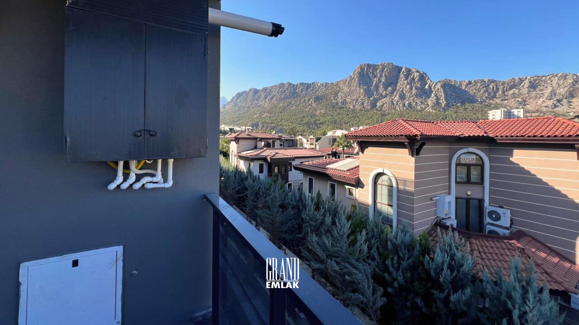 Sarısu’da Dağ Manzaralı Süper Fırsat Yatırımlık Satılık 2+1 Daire (17)