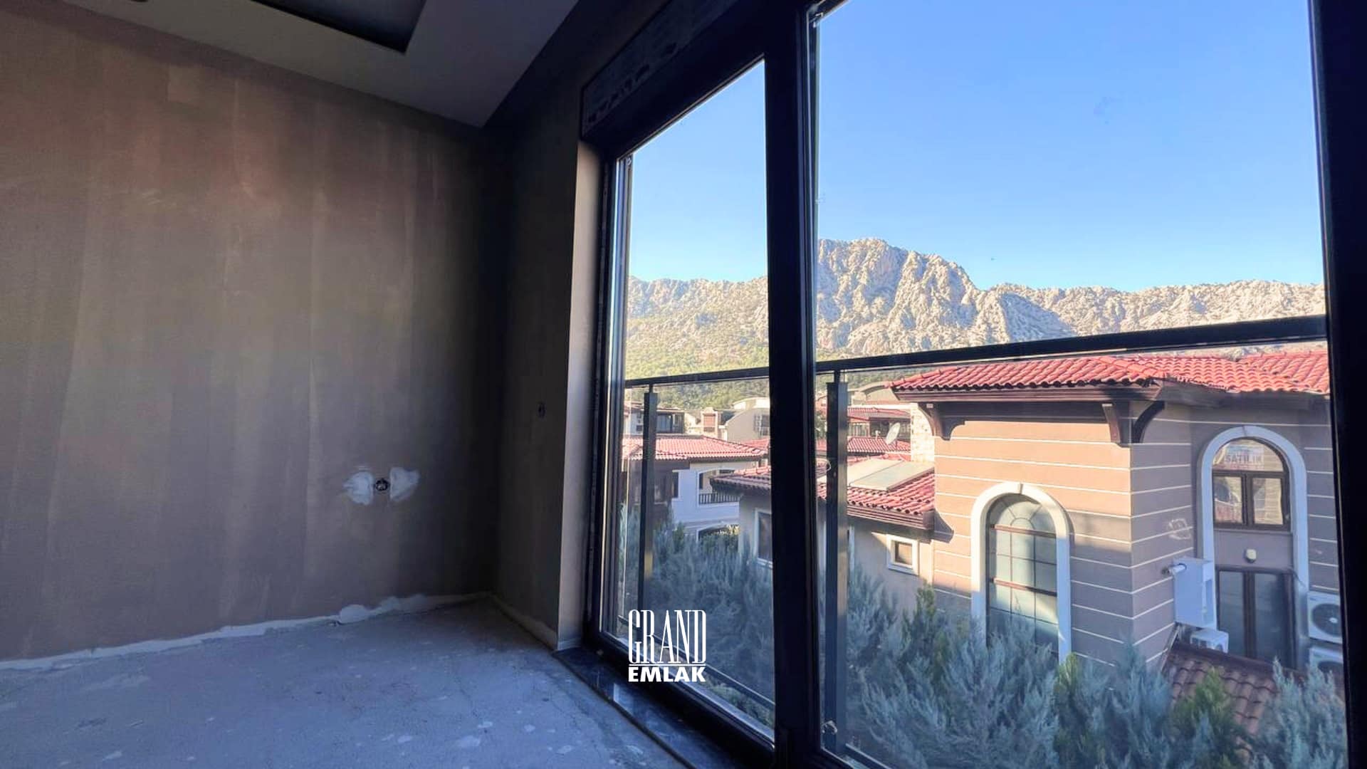 Sarısu’da Dağ Manzaralı Süper Fırsat Yatırımlık Satılık 2+1 Daire (6)