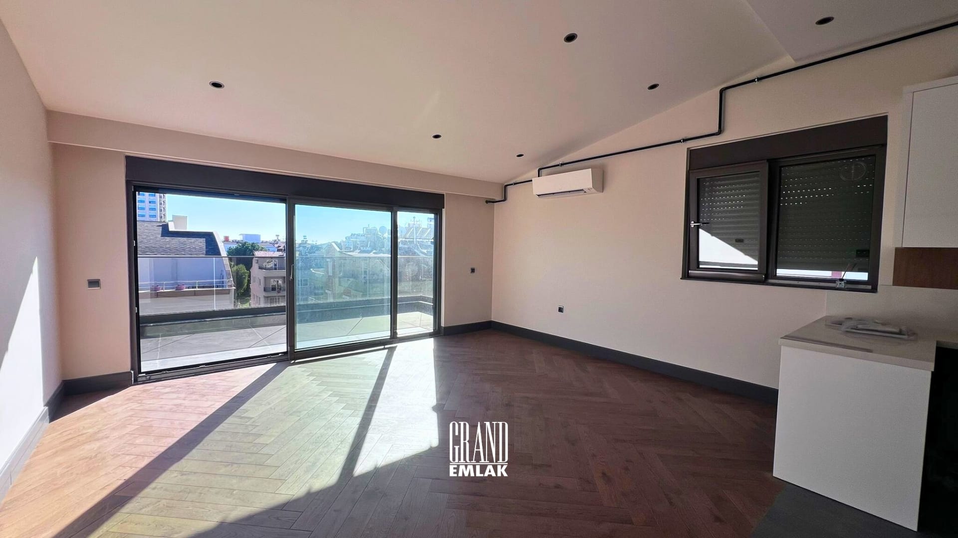 Gürsu’da Denize 350 Metre Uzaklıkta Dağ Manzaralı Geniş 3+1 Satılık Daire (10)