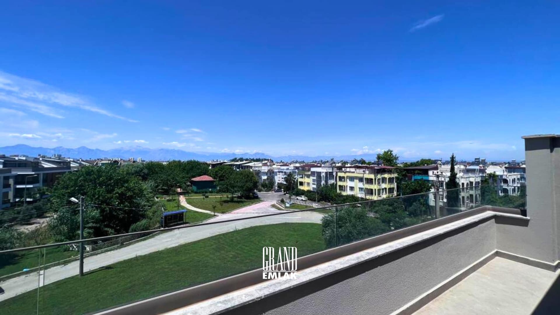 Güzeloba’da Lüks Site İçerisinde Mobilyalı 2+1 Satılık Dubleks Daire (17)