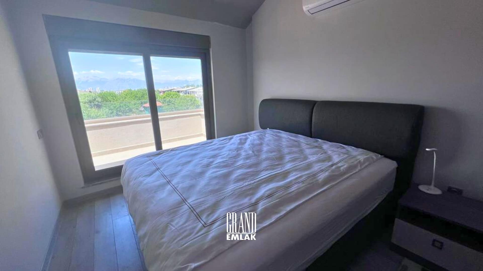 Güzeloba’da Lüks Site İçerisinde Mobilyalı 2+1 Satılık Dubleks Daire (20)