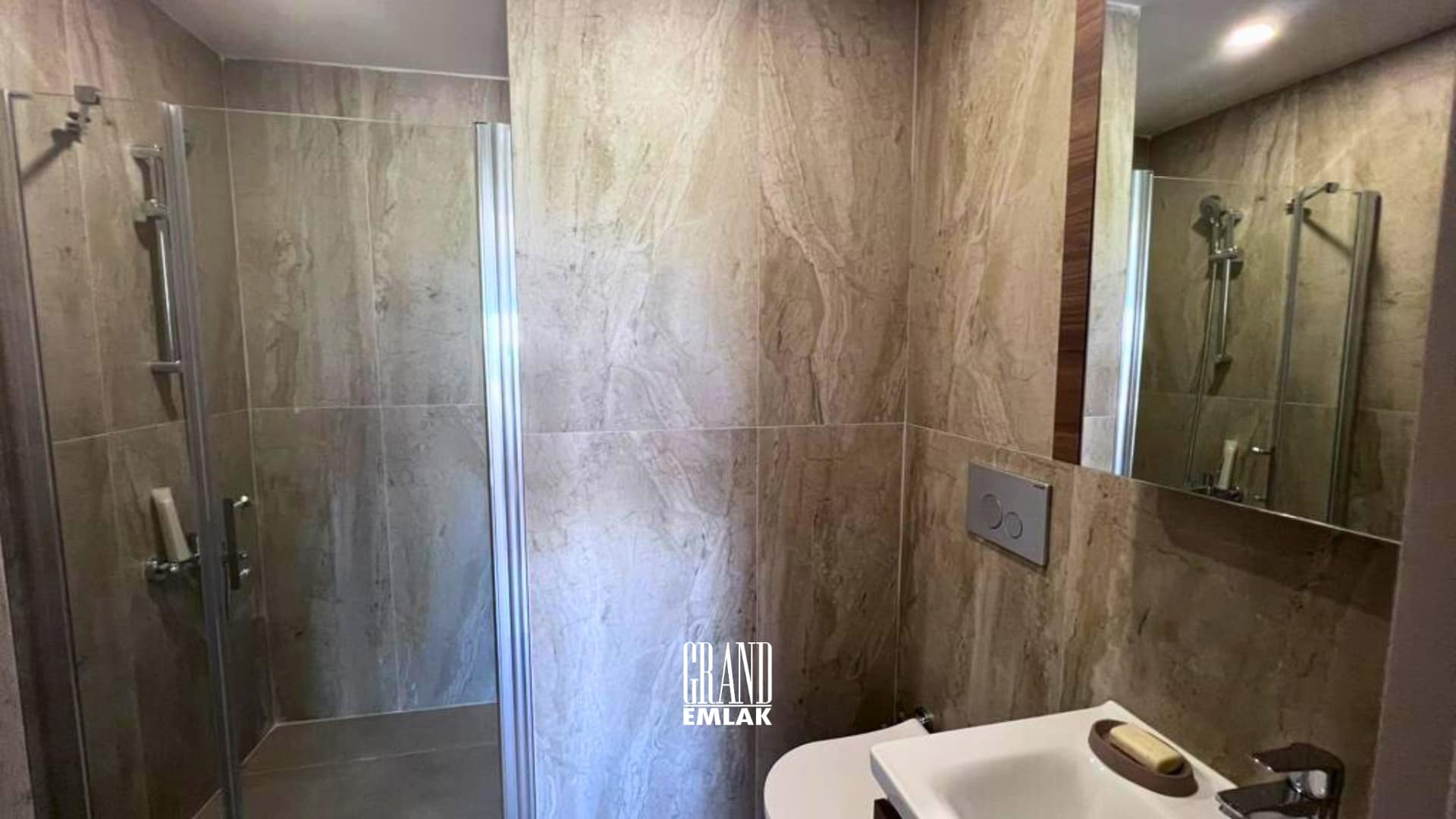 Güzeloba’da Lüks Site İçerisinde Mobilyalı 2+1 Satılık Dubleks Daire (22)