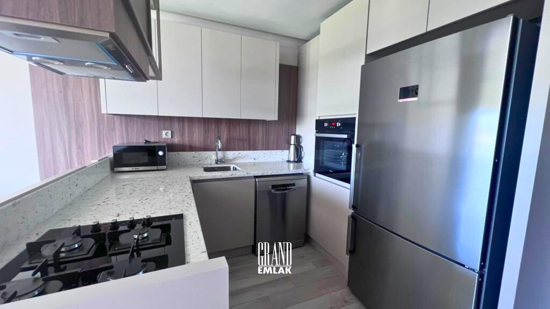 Güzeloba’da Lüks Site İçerisinde Mobilyalı 2+1 Satılık Dubleks Daire (7)